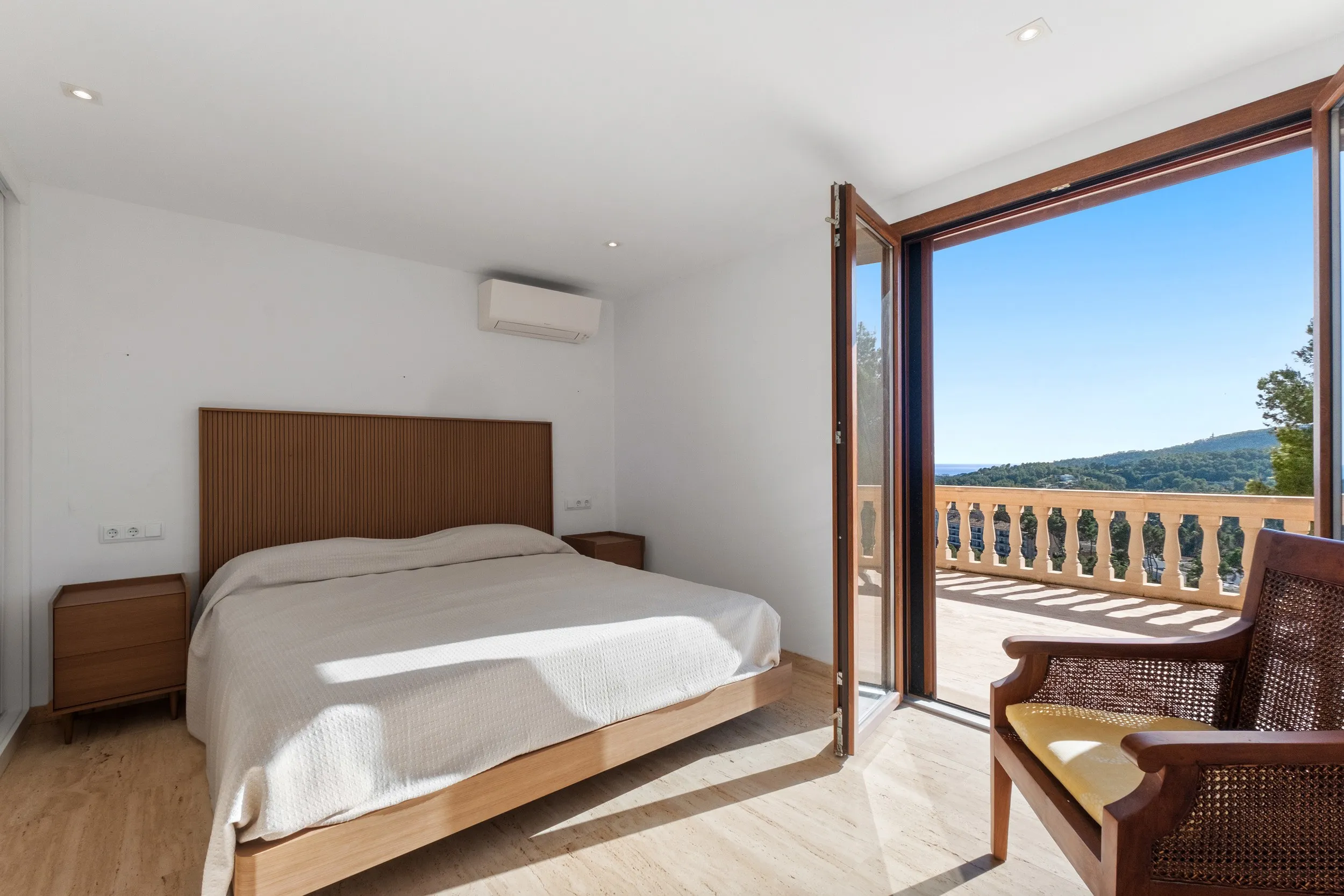 Exquisite Stone-Faced Villa with Panoramic Sea Views in Son Vida-18