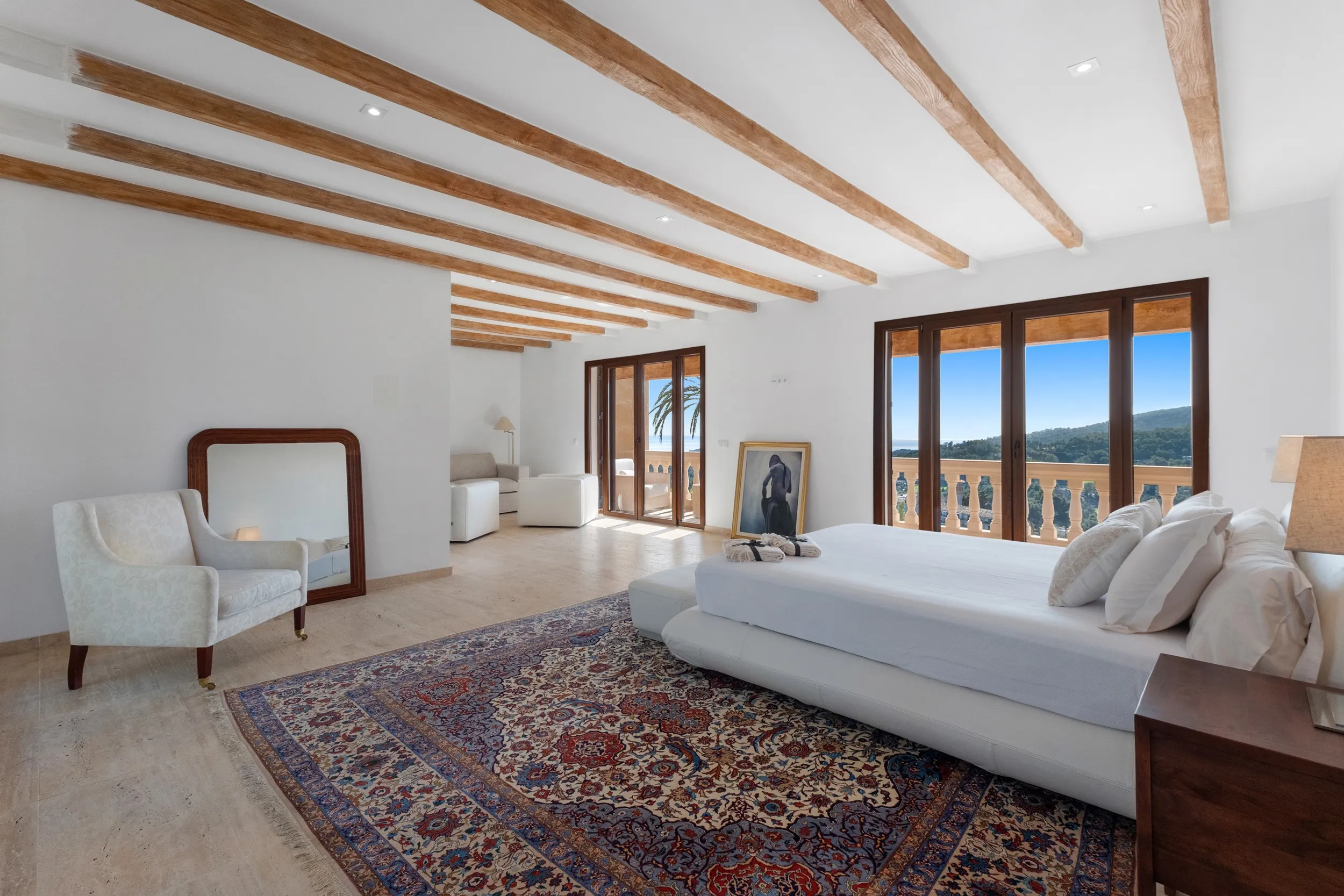 Impresionante villa de piedra con vistas panorámicas al mar en Son Vida-8