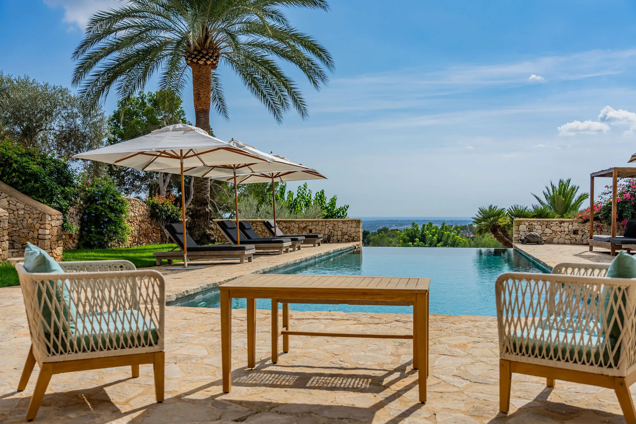 Уникальный оазис в финке в окружении средиземноморской природы-23