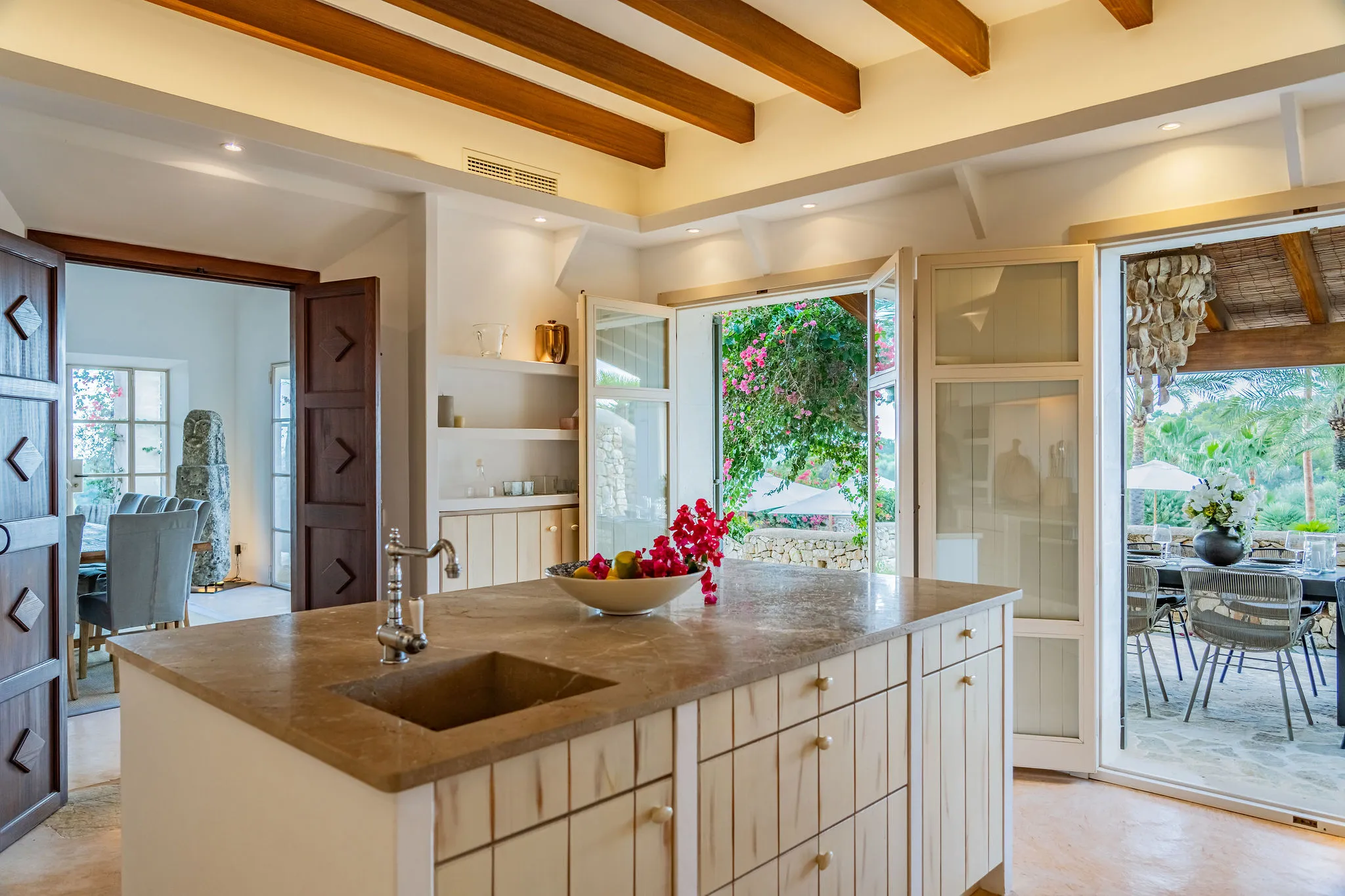 Уникальный оазис в финке в окружении средиземноморской природы-8