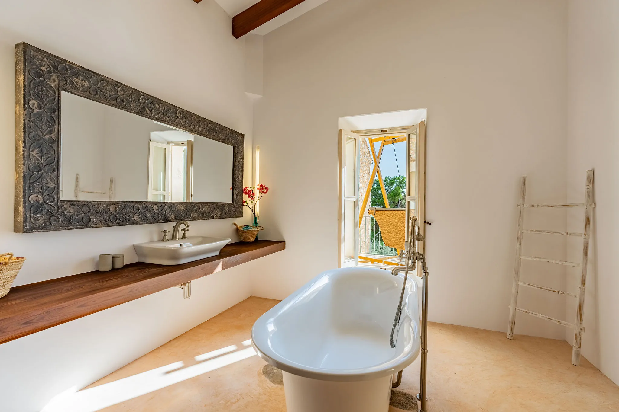 Уникальный оазис в финке в окружении средиземноморской природы-14