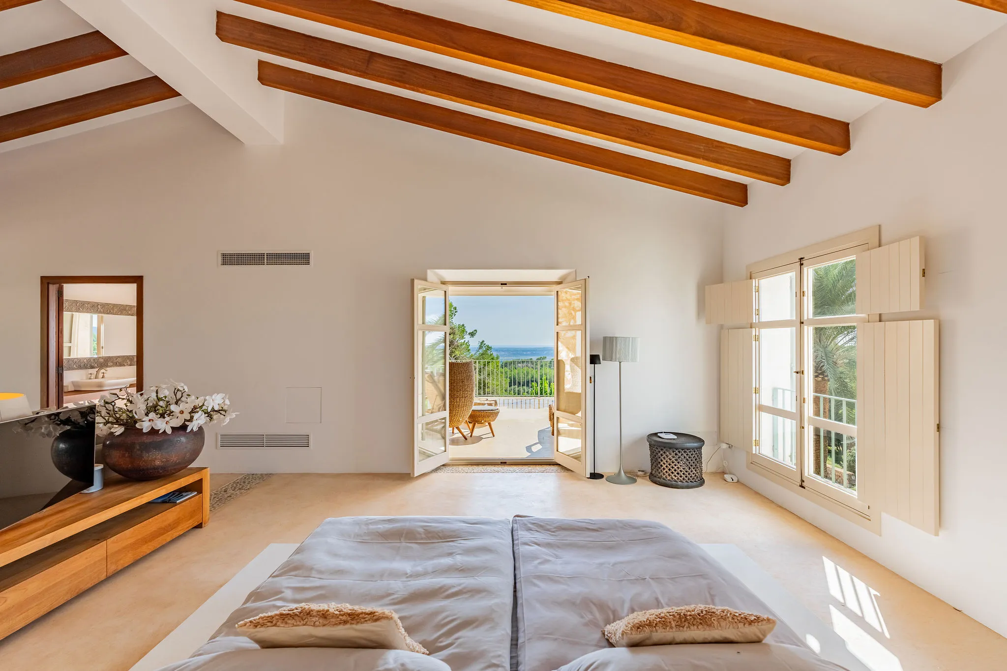 Уникальный оазис в финке в окружении средиземноморской природы-11