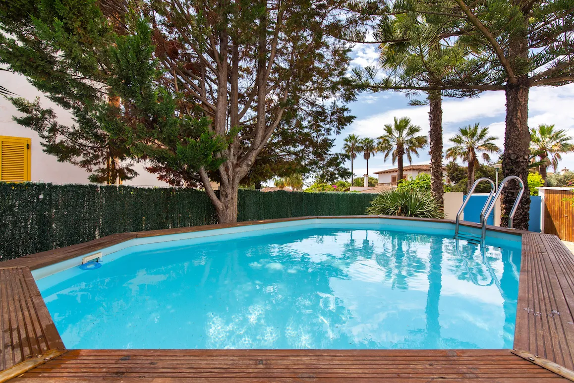 Villa con cuatro unidades y licencia ETV-12