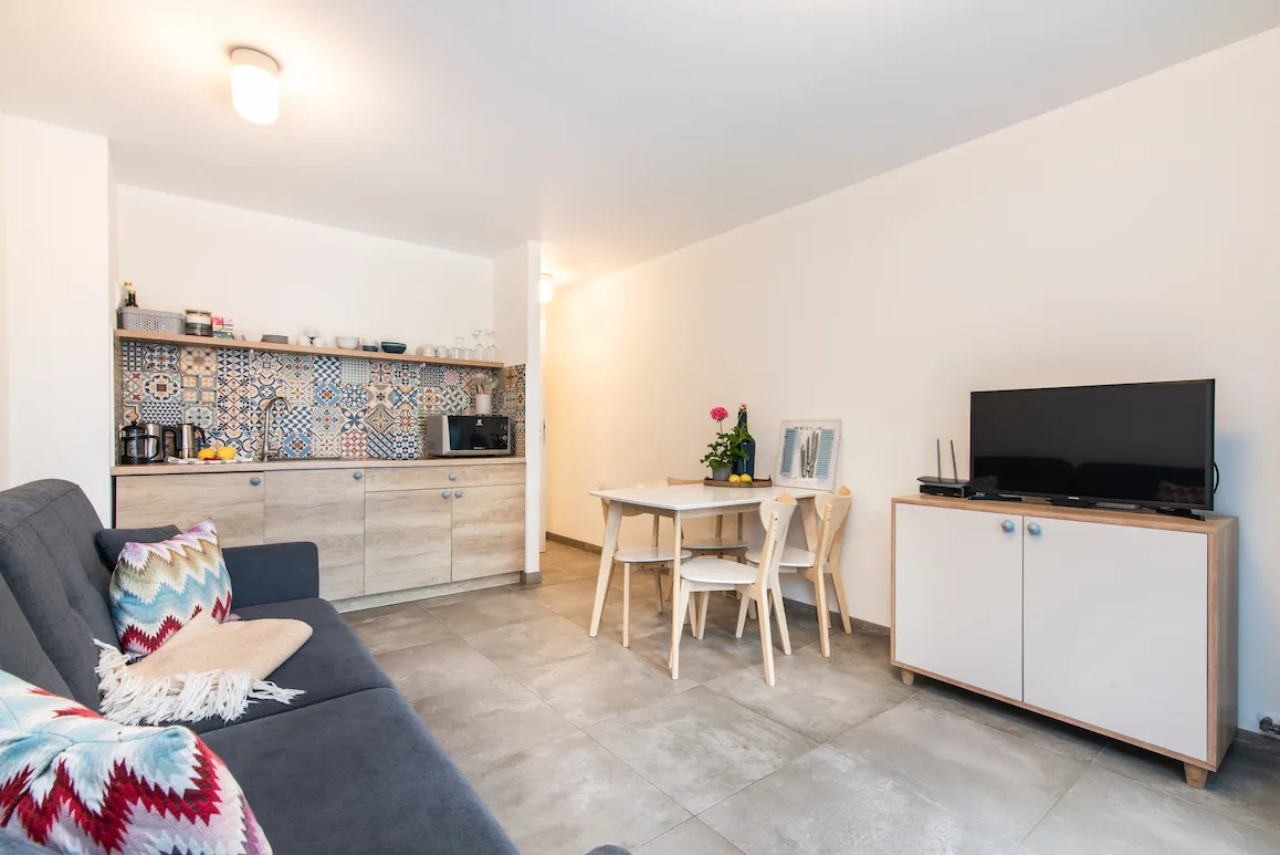 Villa con cuatro unidades y licencia ETV-10