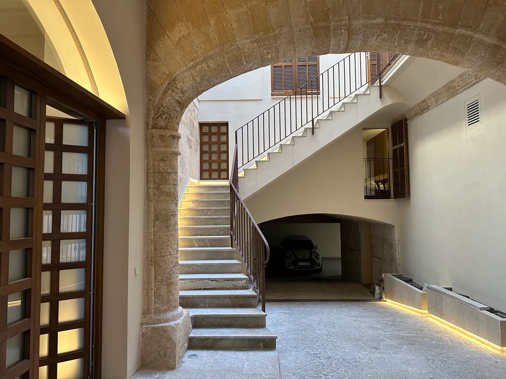 Appartement moderne en duplex au rez-de-chaussée dans une maison de maître rénovée-2