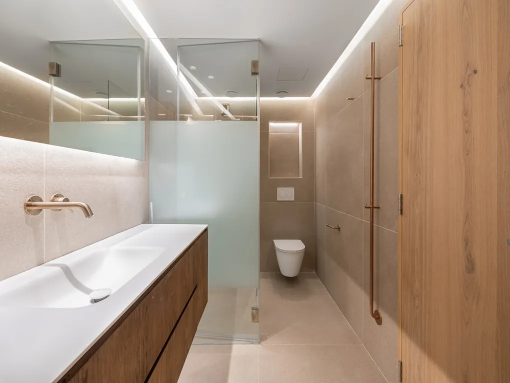 Moderne duplex i stueetagen i en renoveret herregård-10