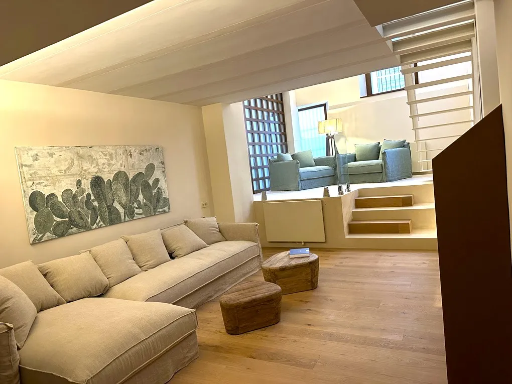 Nowoczesne dwupoziomowe mieszkanie na parterze w odrestaurowanym dworku-3