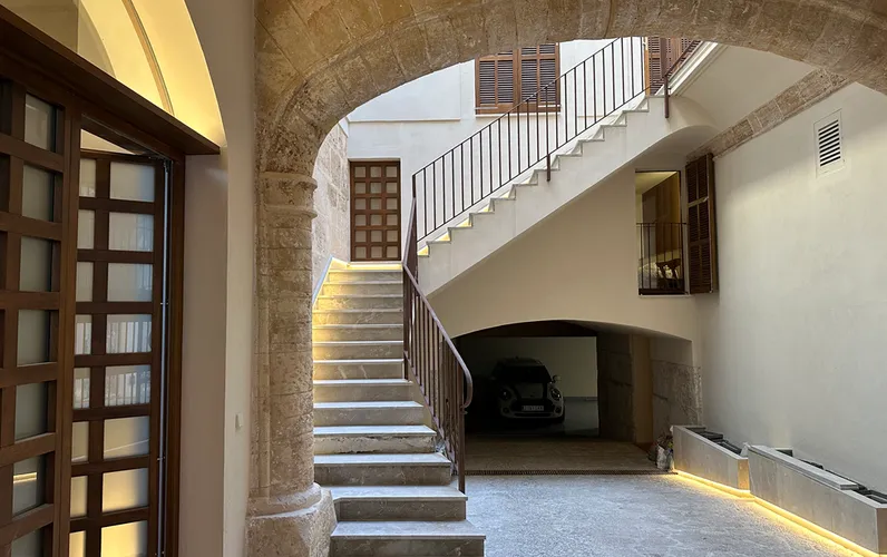 Modern duplex ground floor in a renovated manor house