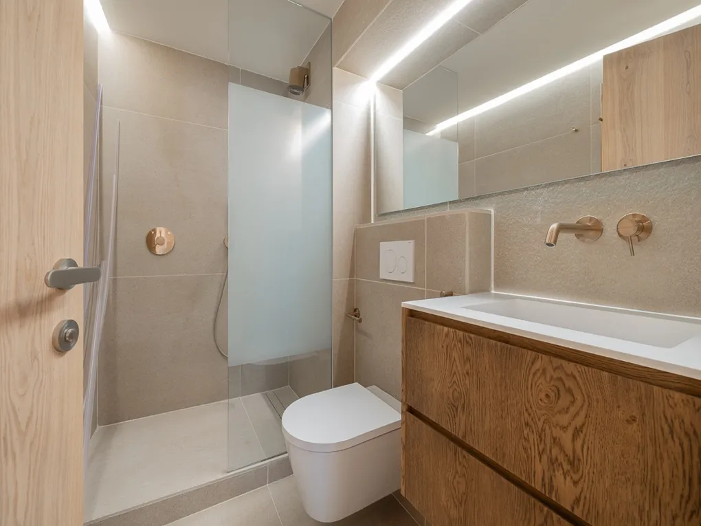 Moderne duplex i stueetagen i en renoveret herregård-13