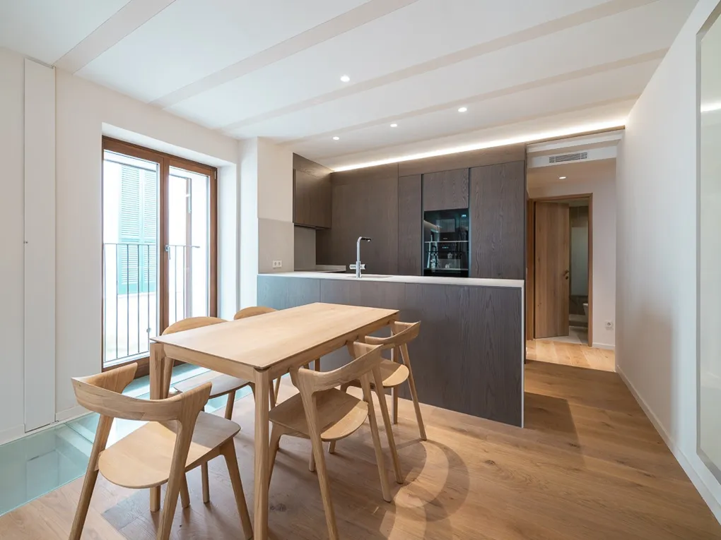 Moderne duplex i stueetagen i en renoveret herregård-6