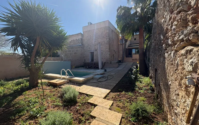 Very large renovated village house with parking and a small pool