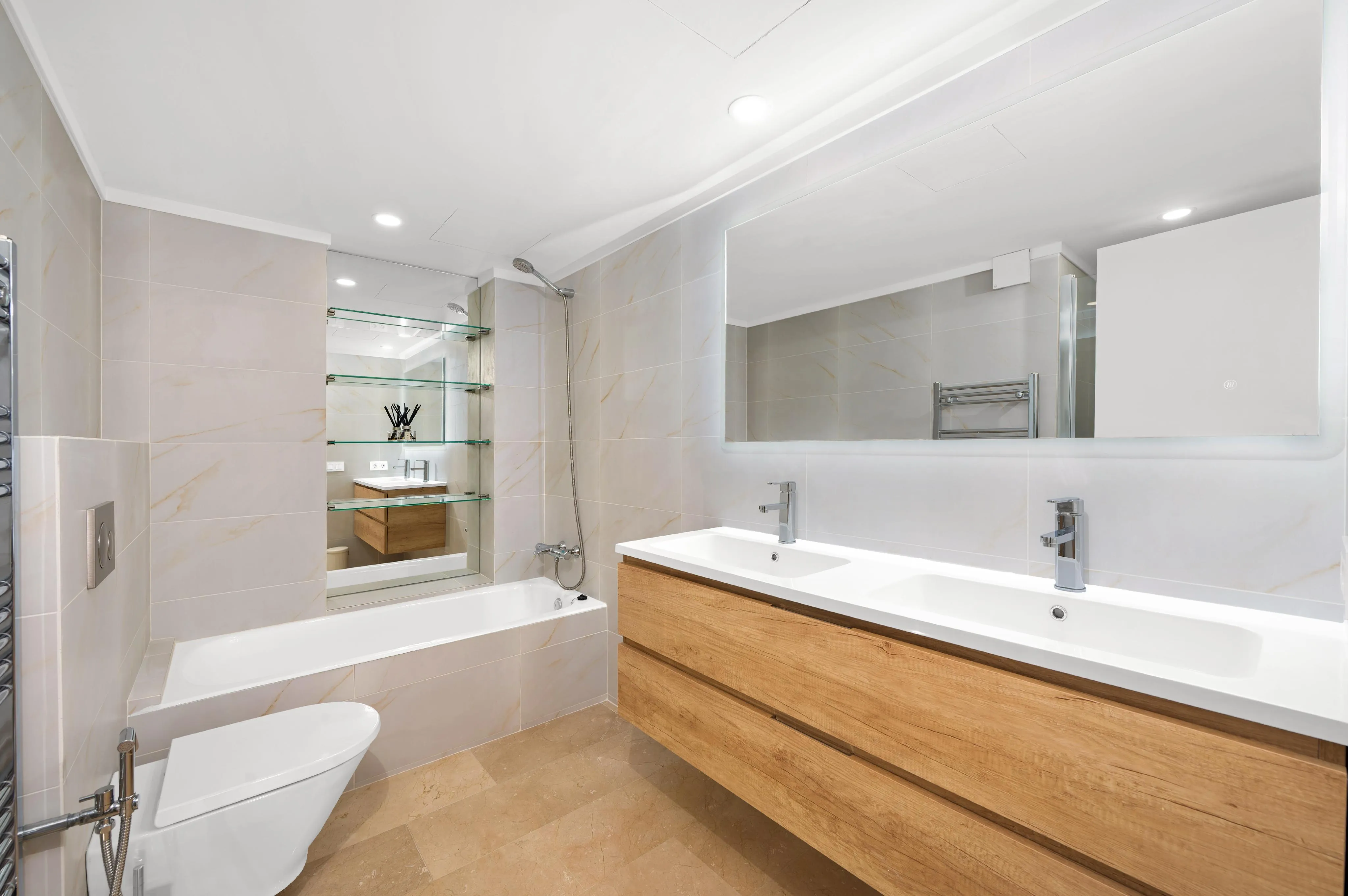 Jasne mieszkanie z tarasem i widokiem na port-10