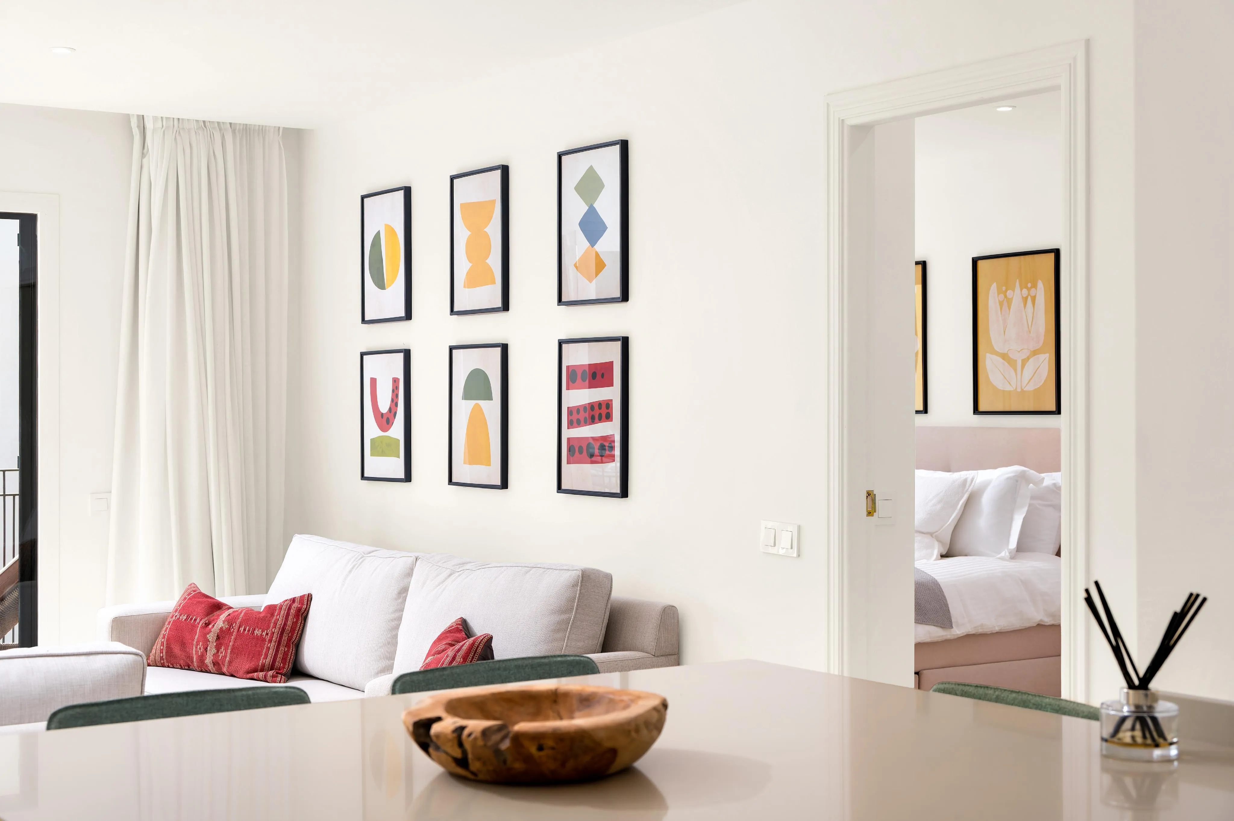 Jasne mieszkanie z tarasem i widokiem na port-5