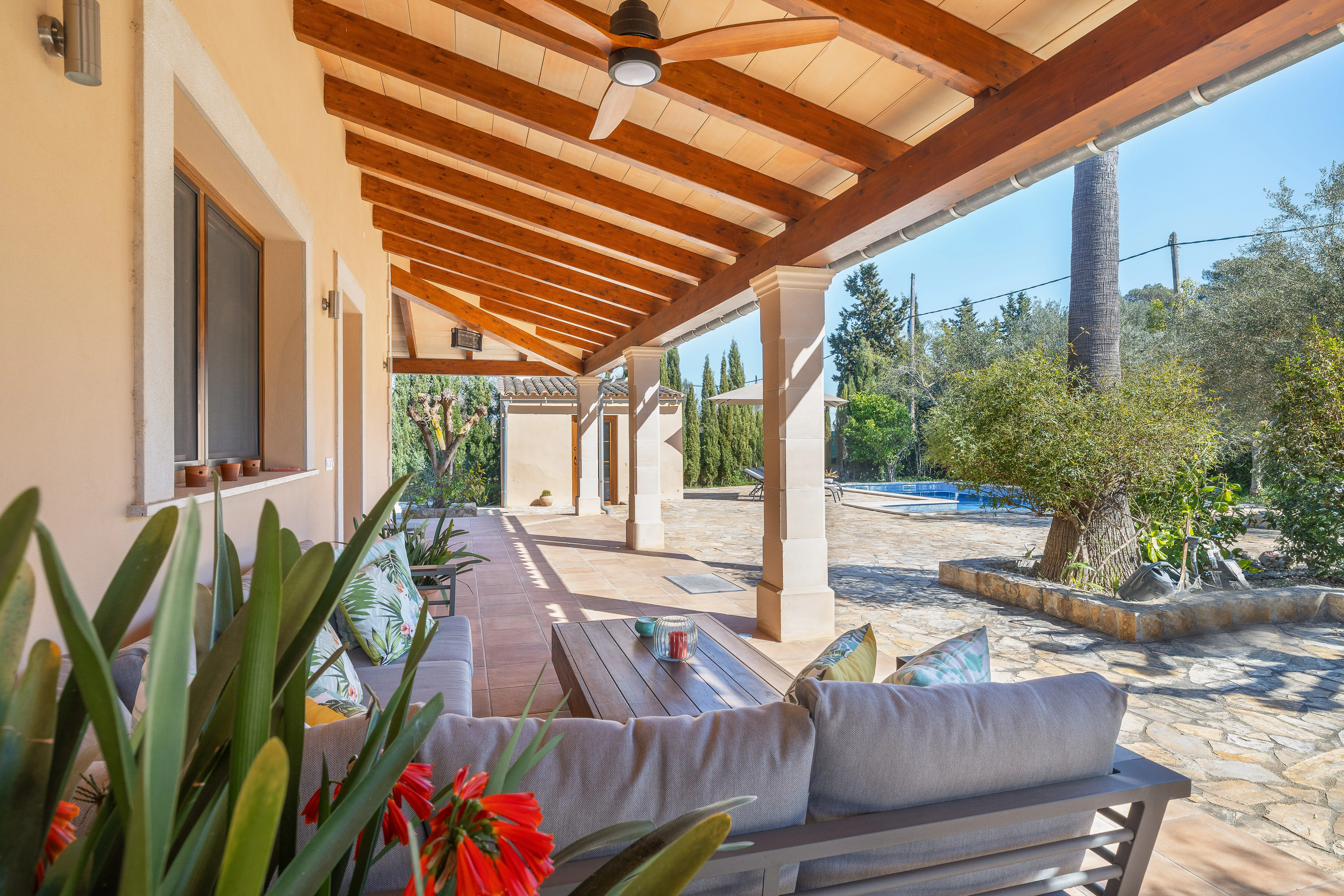 Finca renovada amb vista a la Serra de Tramuntana prop de Biniali-2