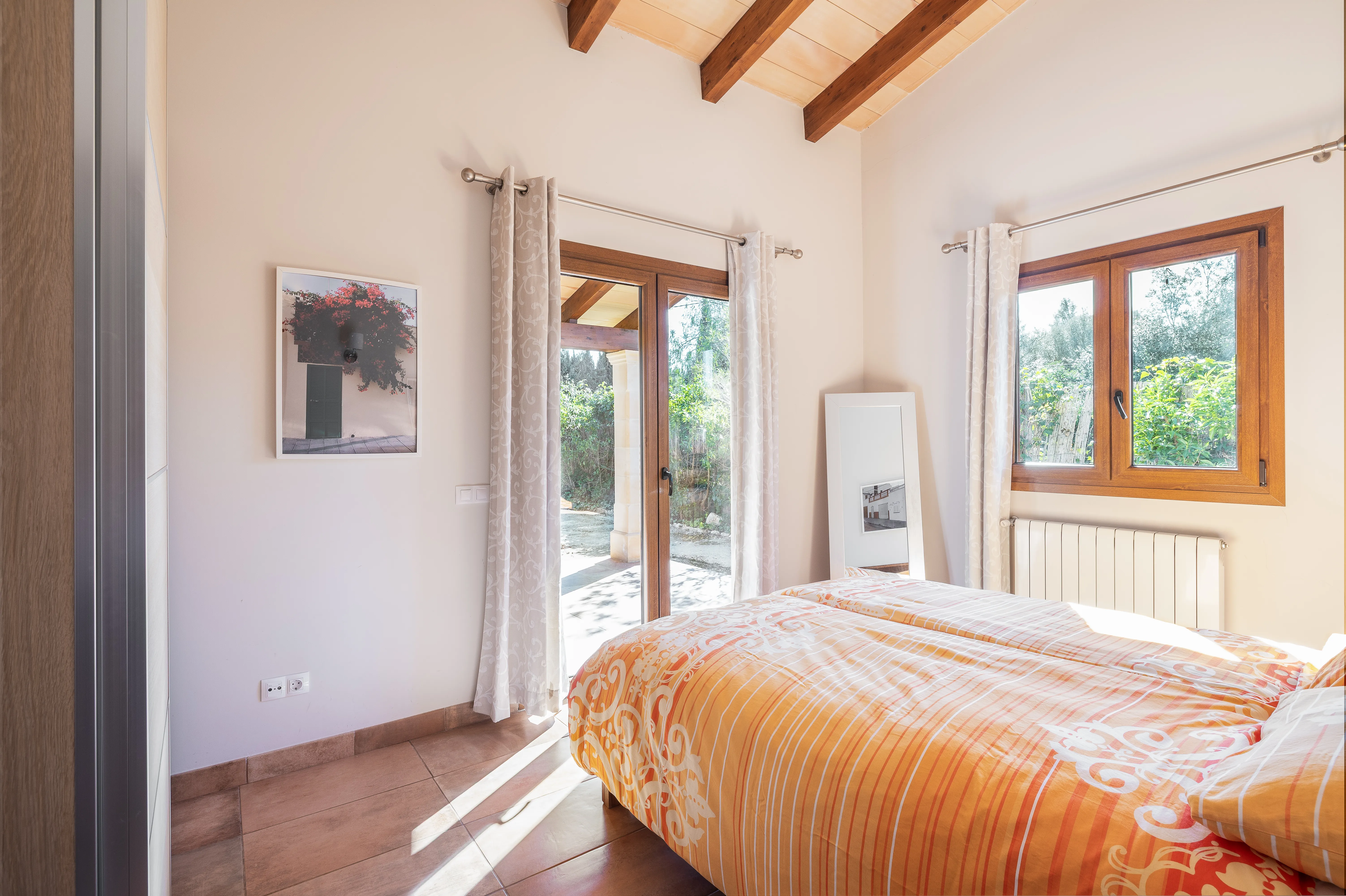 Finca renovada amb vista a la Serra de Tramuntana prop de Biniali-8