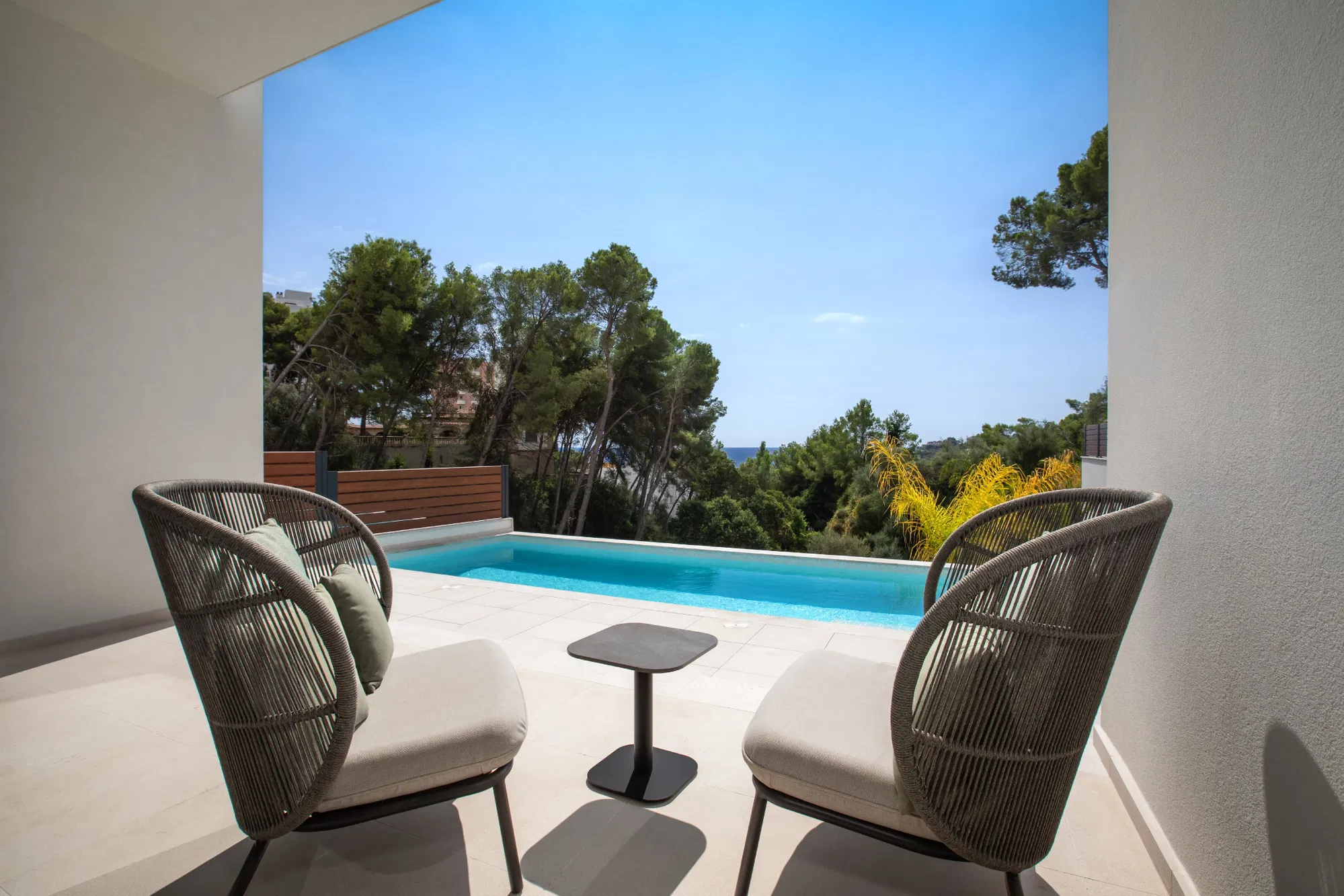 Villa moderne, déjà construite, avec vue imprenable sur la mer-1