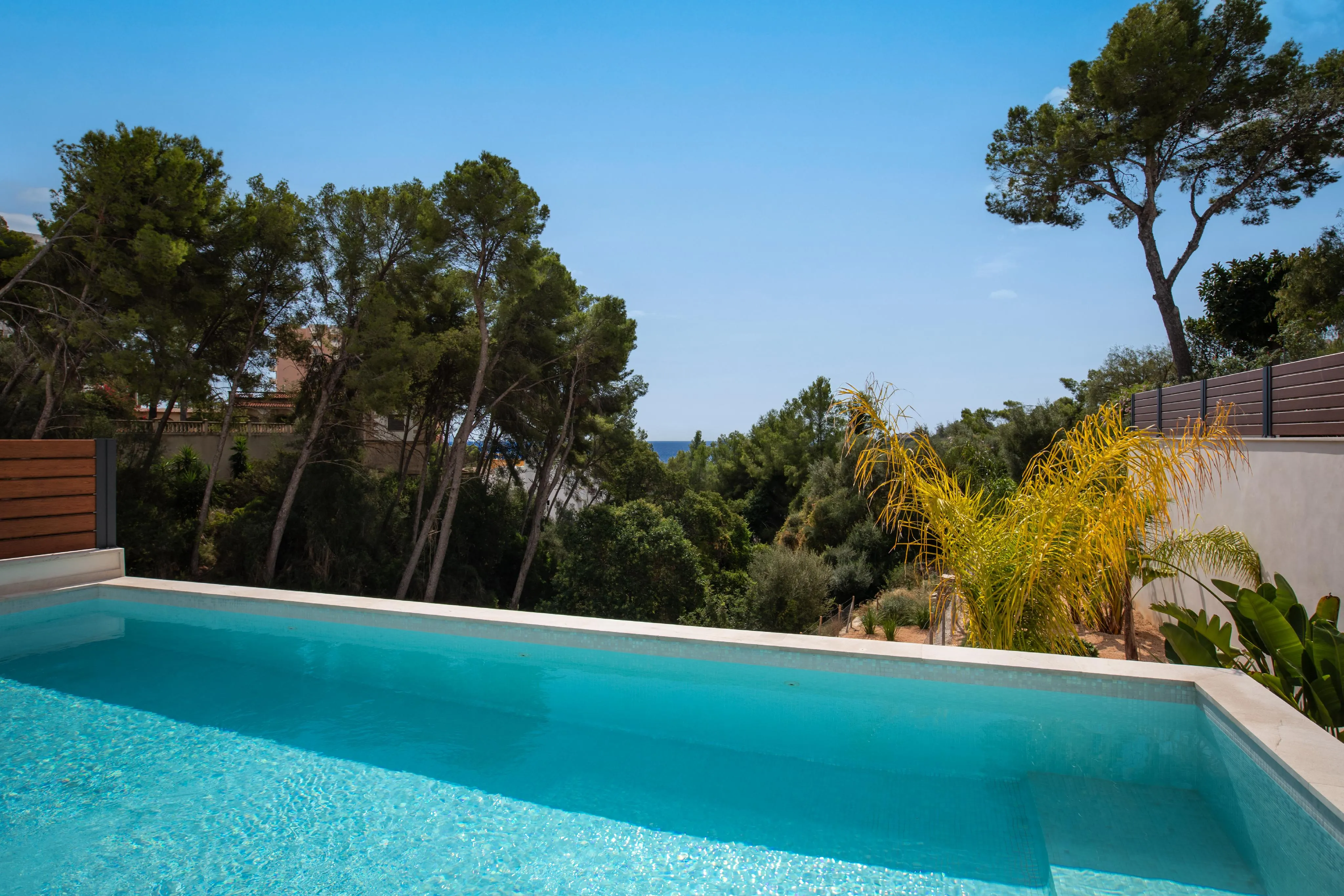 Villa moderna de obra nueva, terminada y con magníficas vistas al mar-3