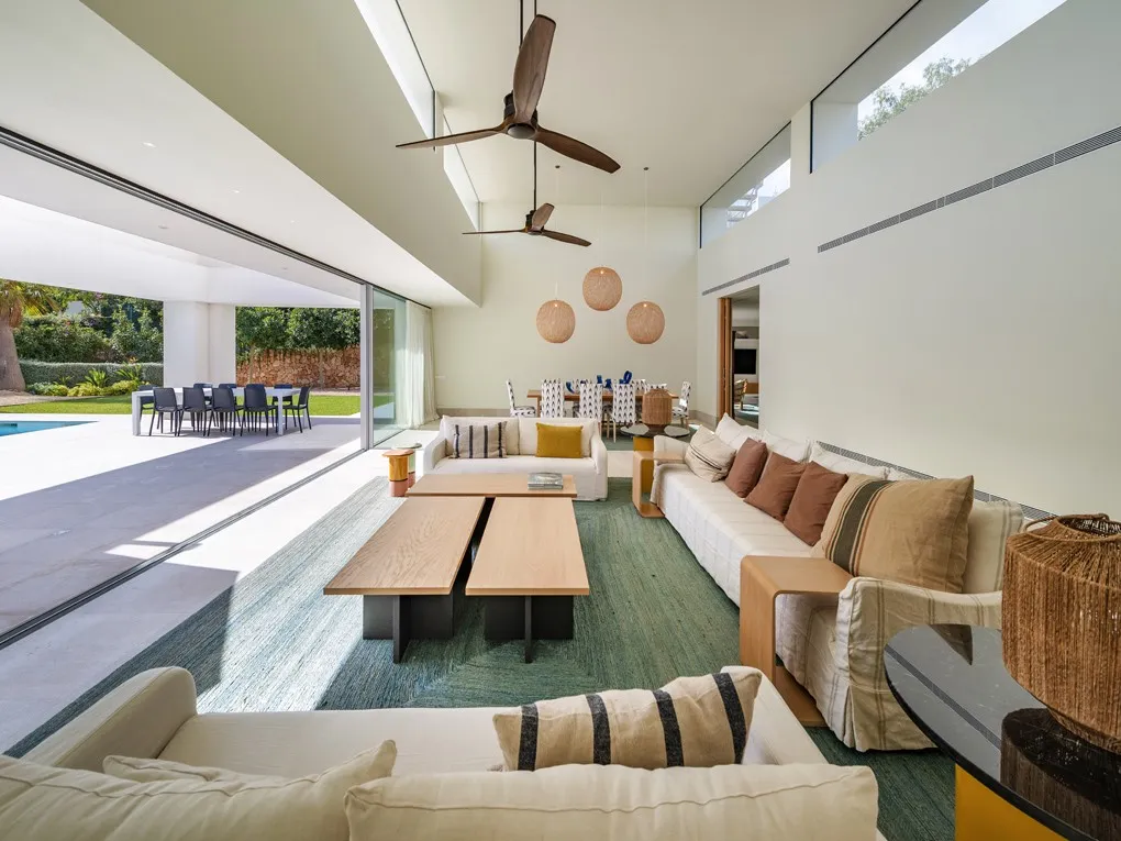 Modern villa on one level in residential area and close to beaches-3