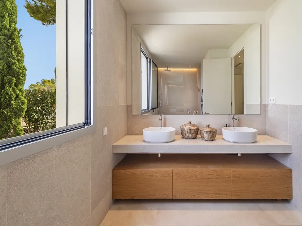 Modern villa on one level in residential area and close to beaches-22