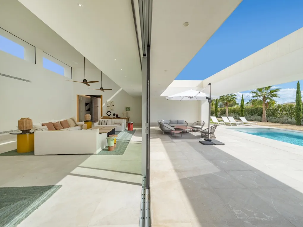 Modern villa on one level in residential area and close to beaches-17