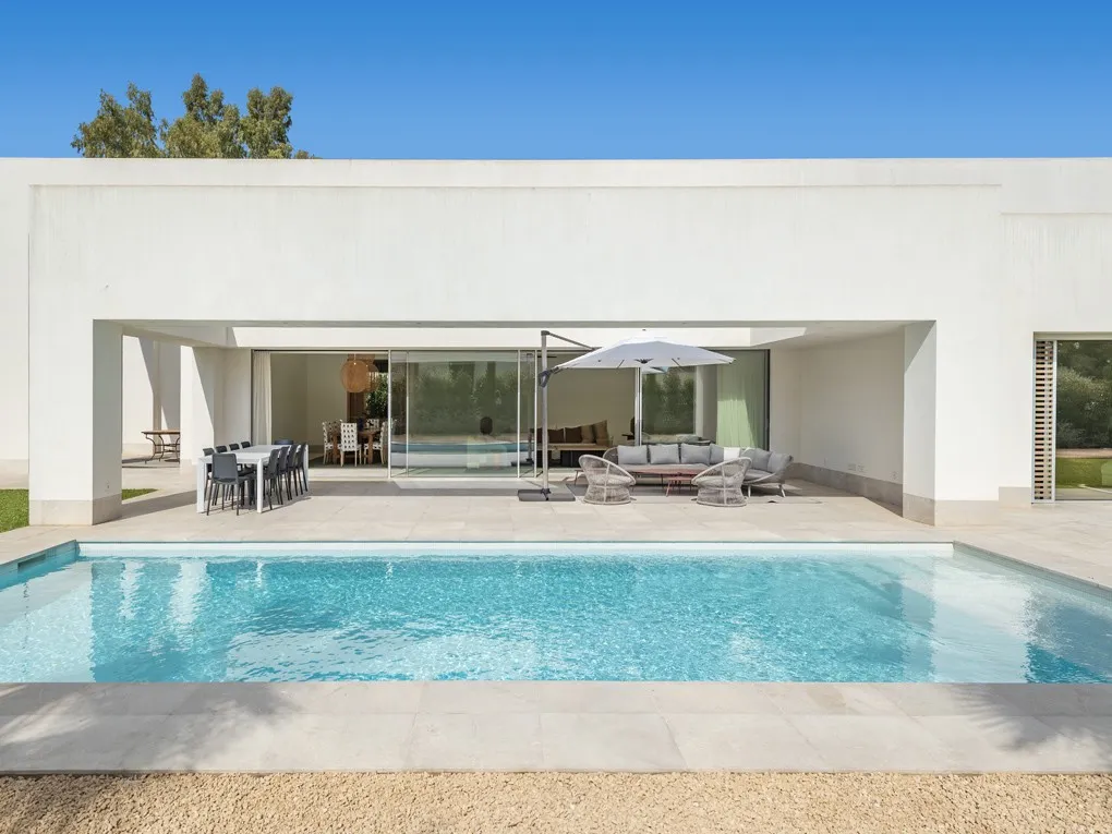 Modern villa on one level in residential area and close to beaches-16