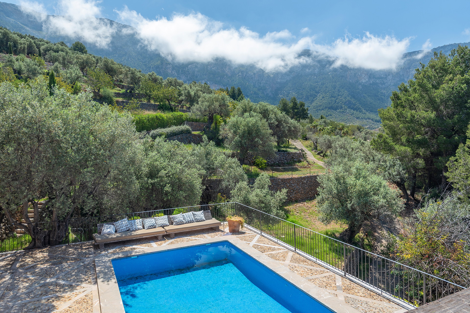 Exceptional villa with guest house and panoramic views-49