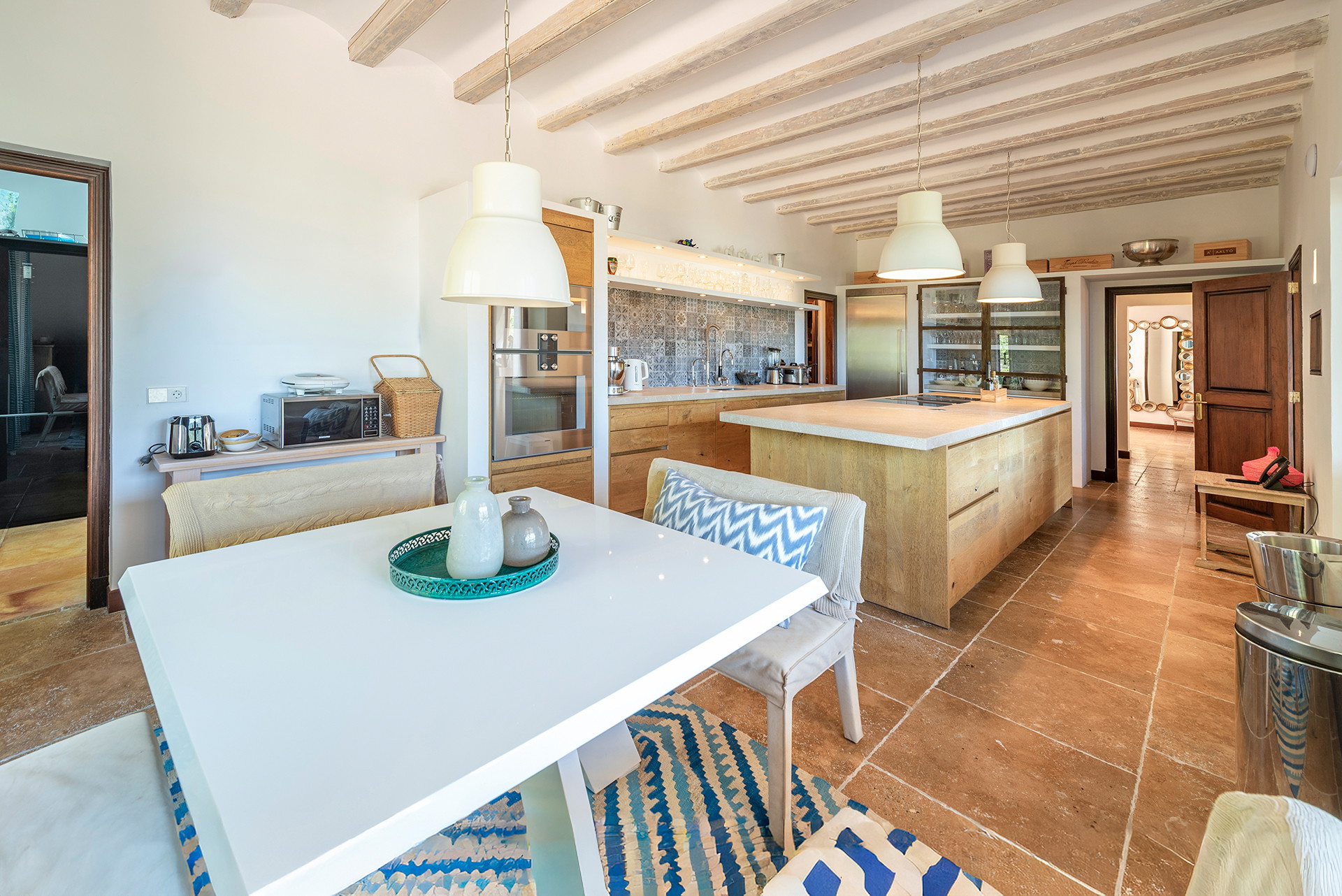 Exceptional villa with guest house and panoramic views-18