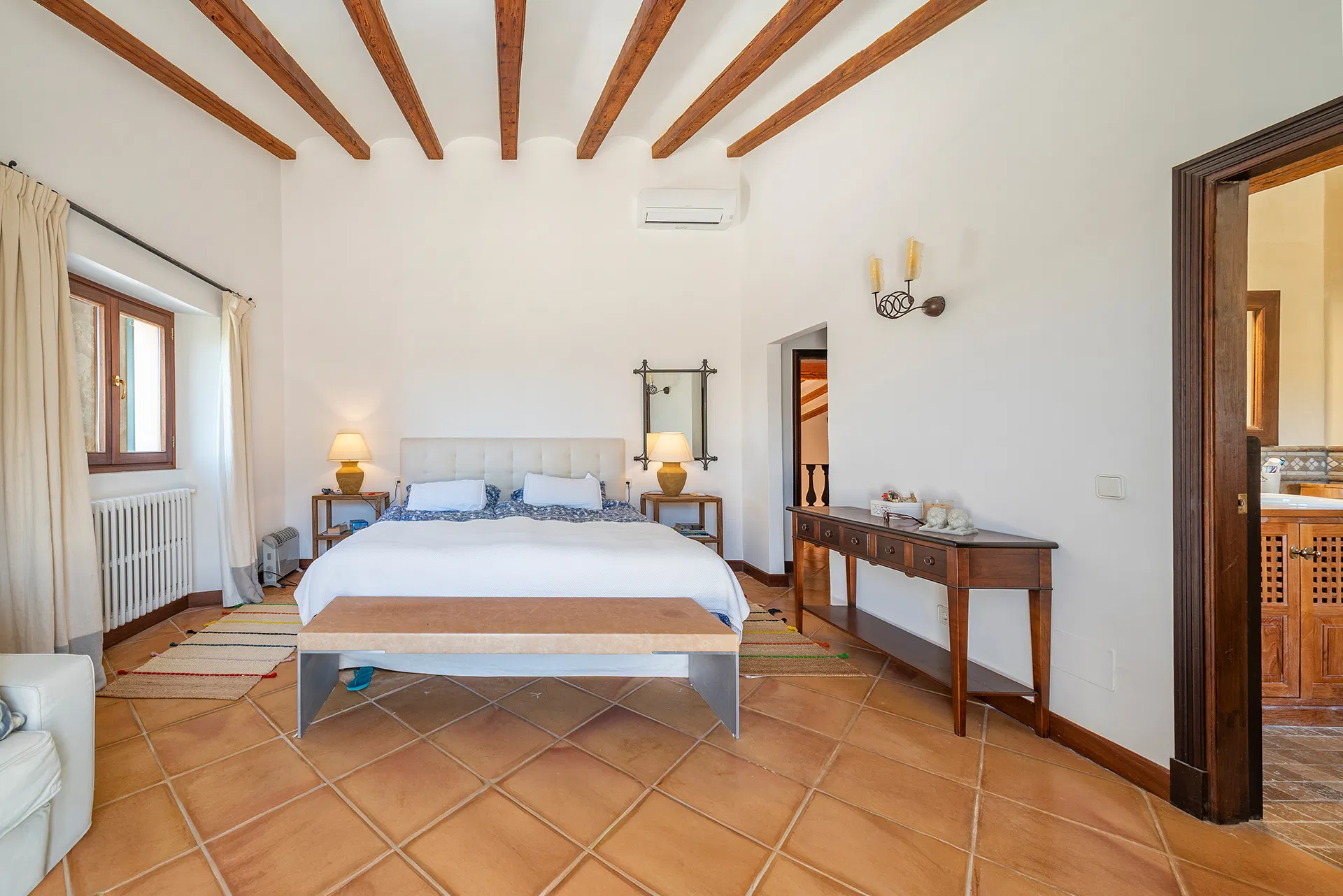Exceptional villa with guest house and panoramic views-34