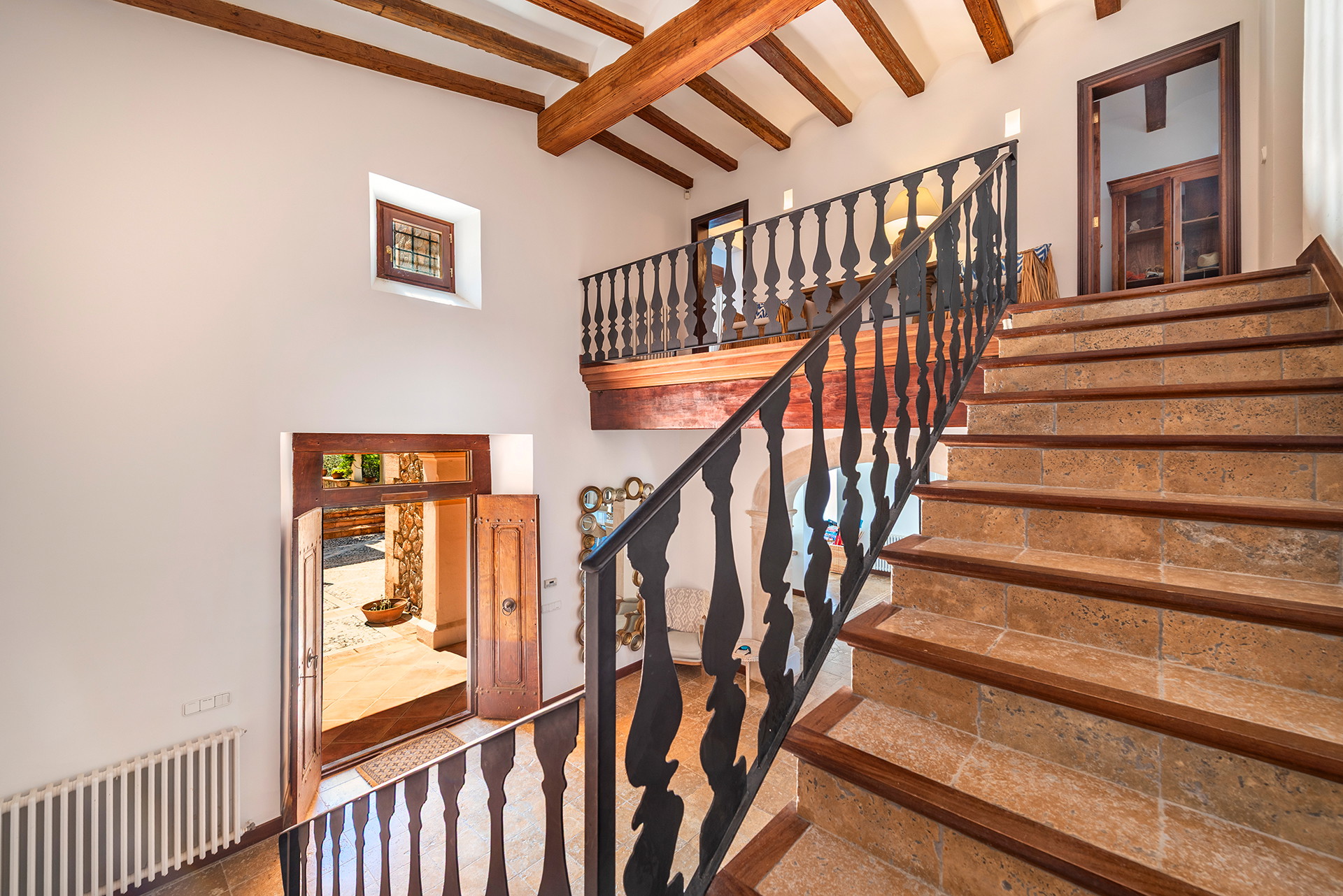 Exceptional villa with guest house and panoramic views-17