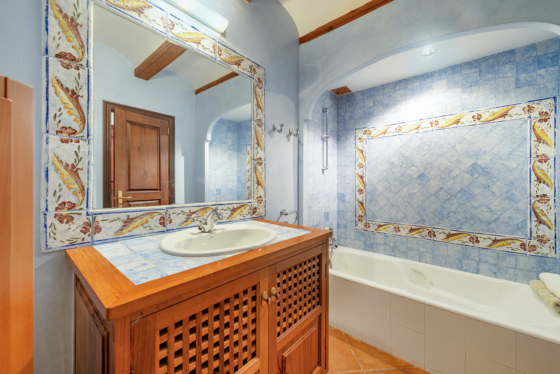 Exceptional villa with guest house and panoramic views-35