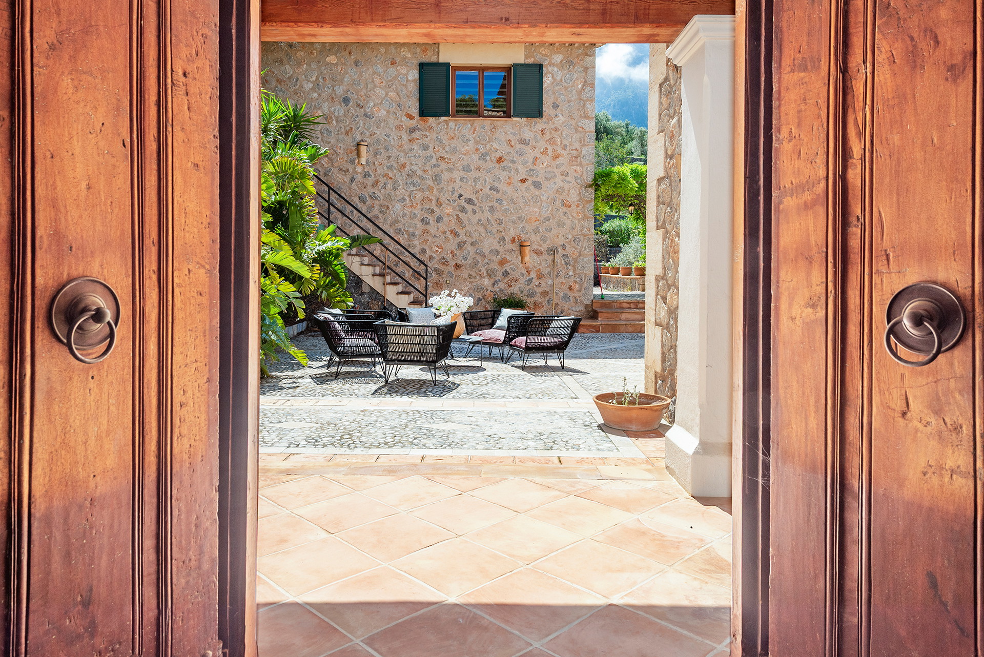 Exceptional villa with guest house and panoramic views-5