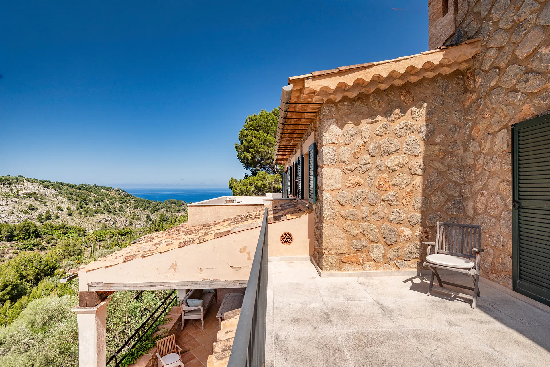 Exceptional villa with guest house and panoramic views-38