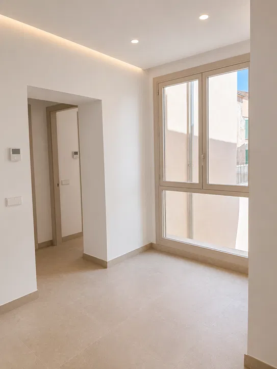 Stylish, newly renovated old-town apartment with private terraces and pool view in Calatrava-6