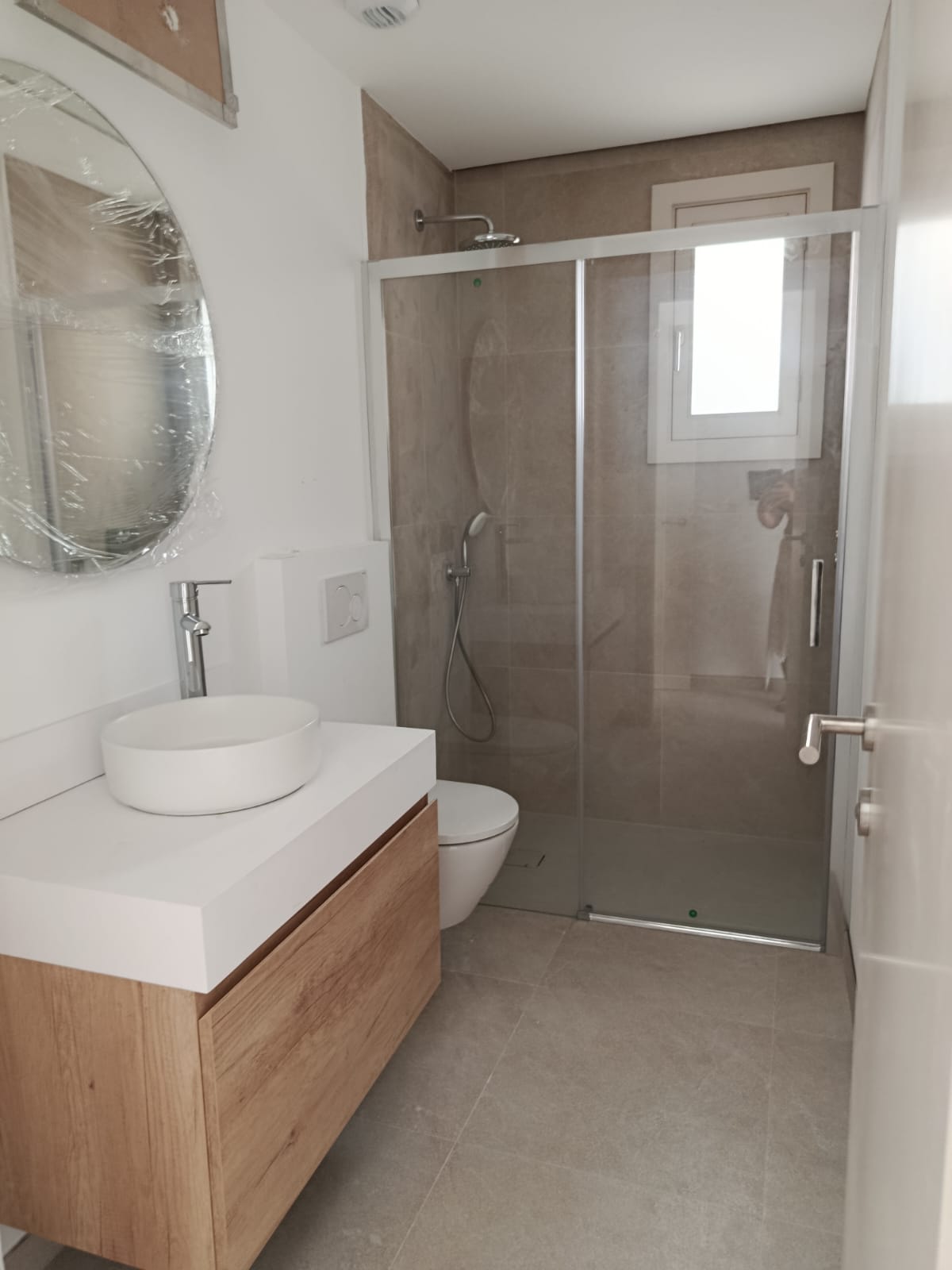 Stylish, newly renovated old-town apartment with private terraces and pool view in Calatrava-10