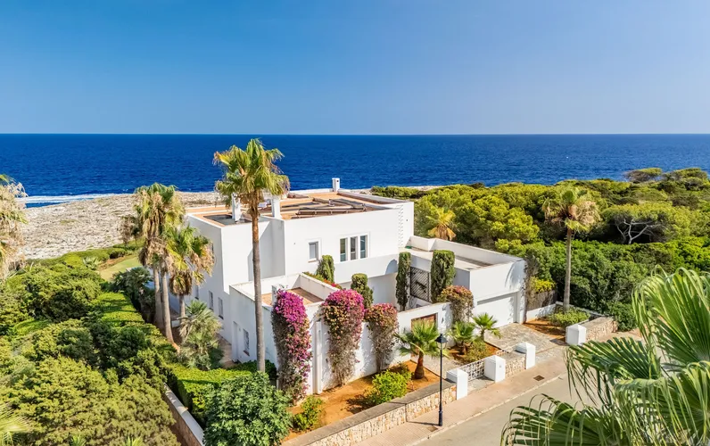 Fantastisk villa i första strandlinjen