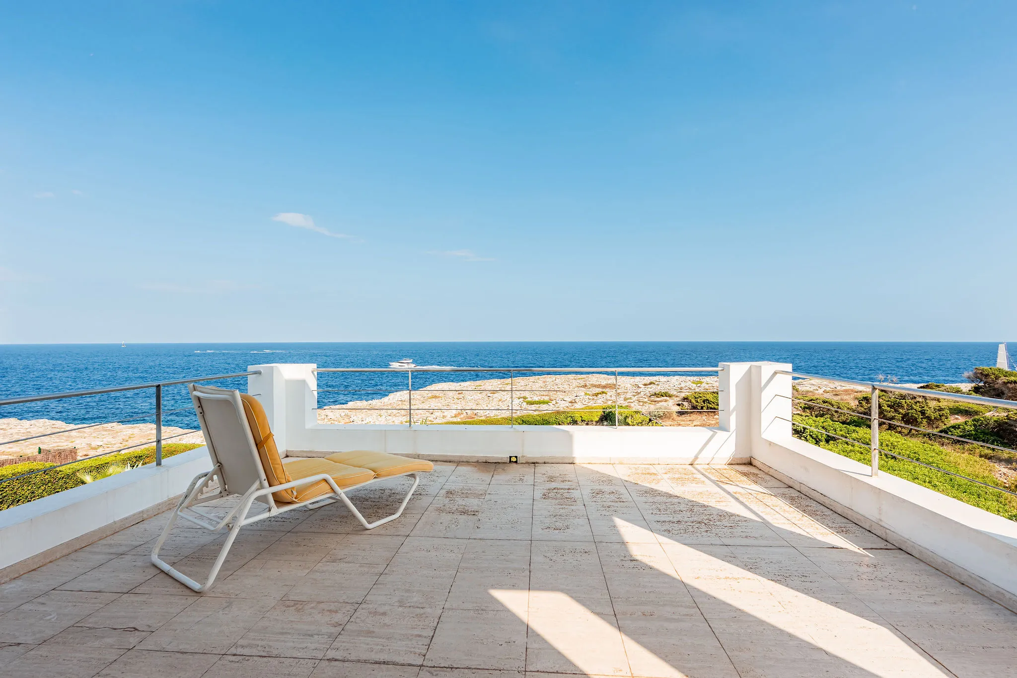 Fantastica villa in prima linea mare-19