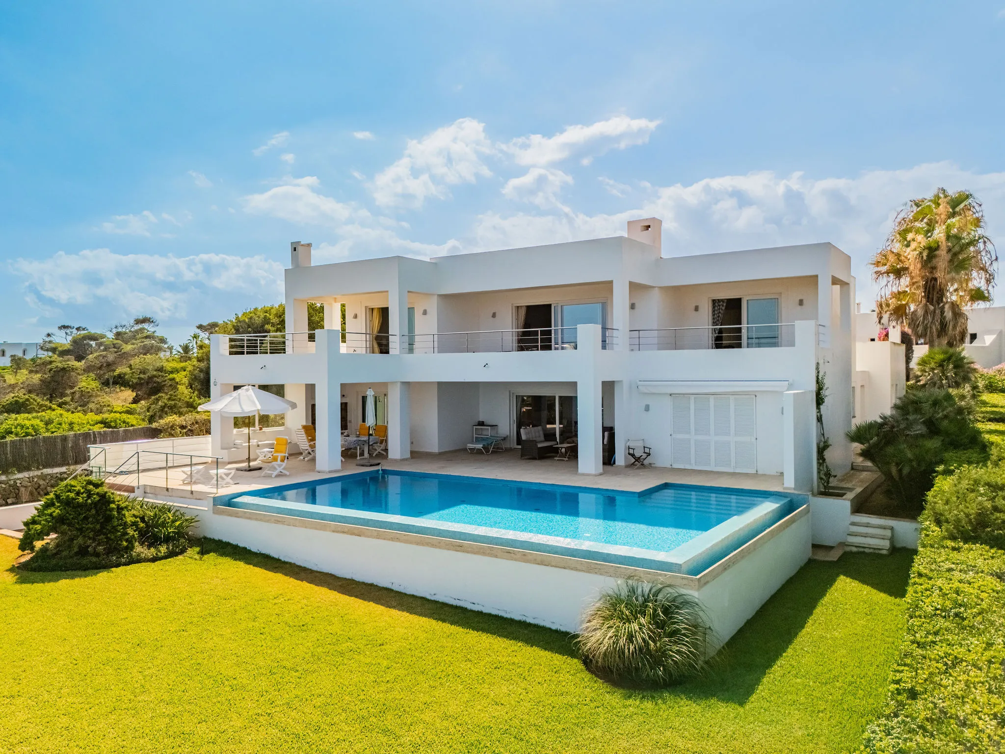 Fantastische villa in de eerste zeelijn-3