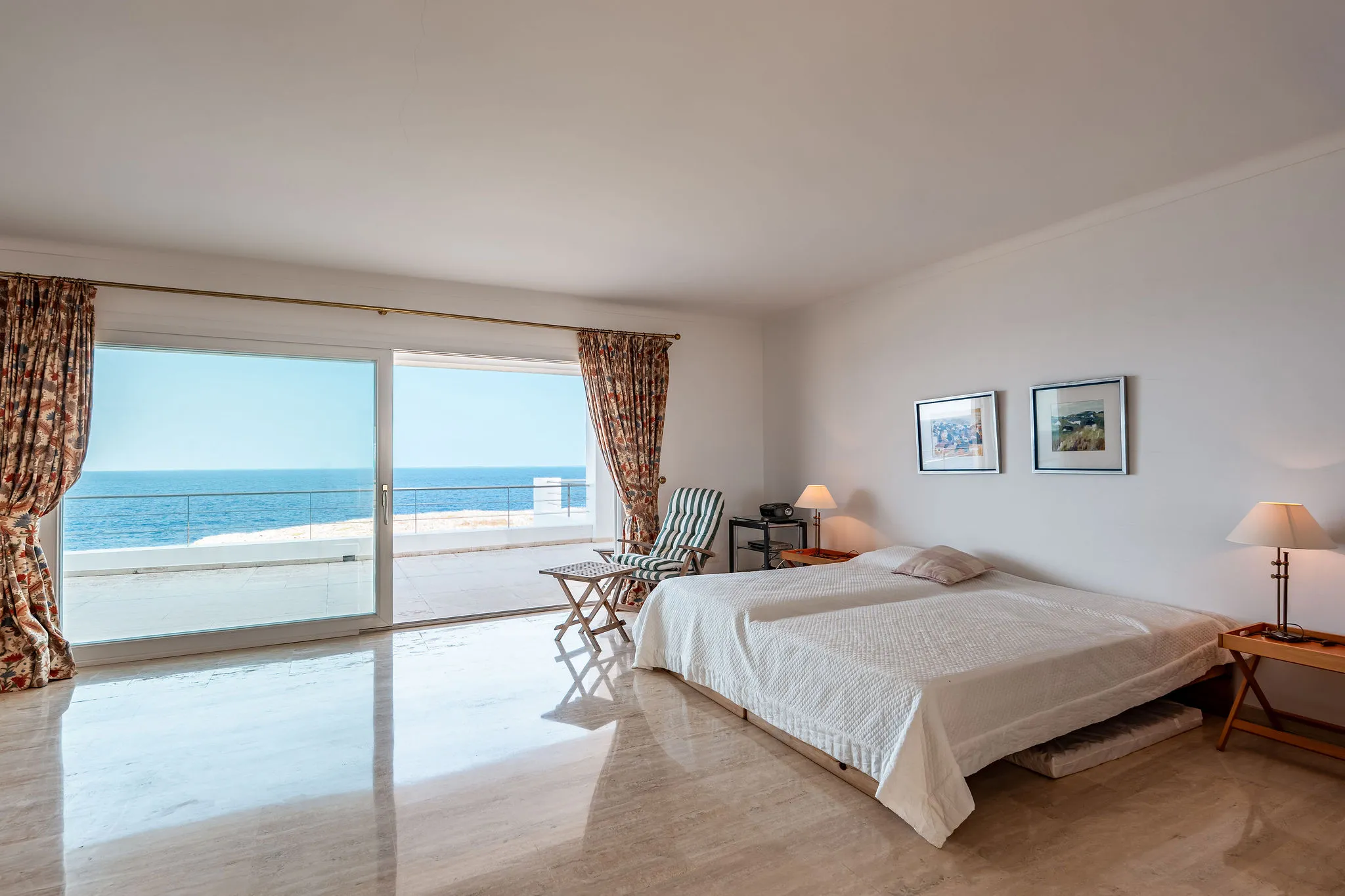 Fantastica villa in prima linea mare-13