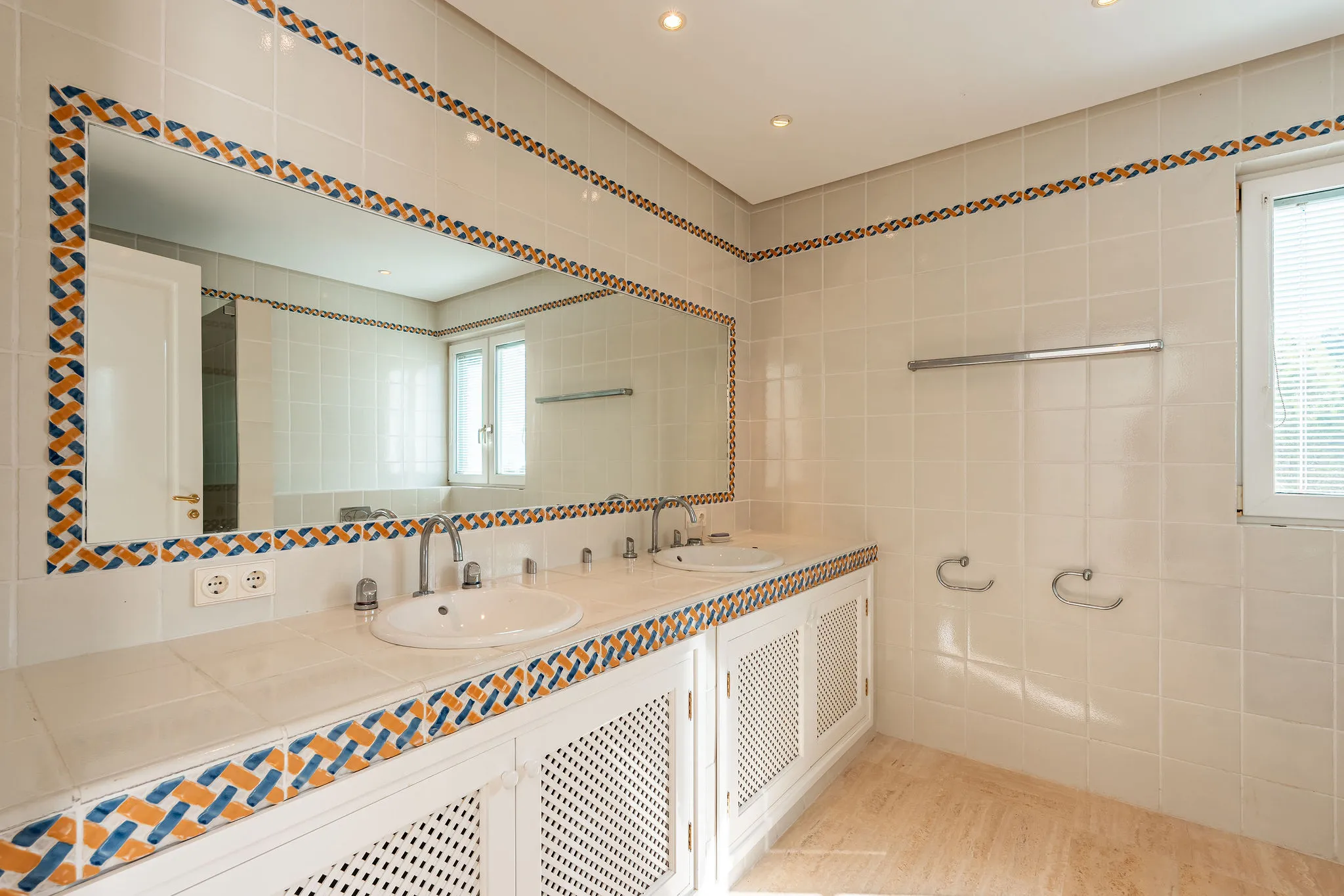 Fantastica villa in prima linea mare-10