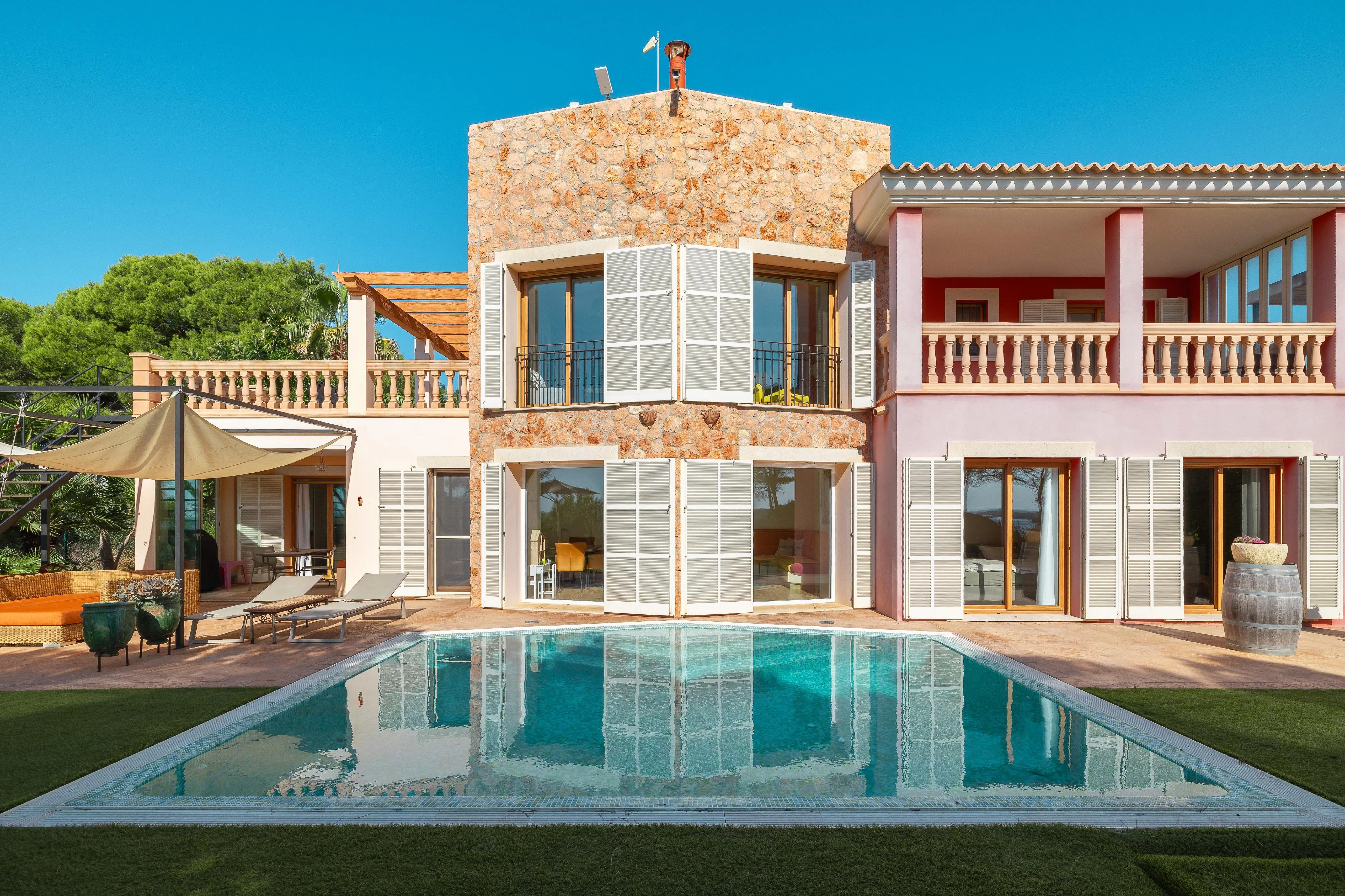 Medelhavets oas: Villa i första havsbandet-19