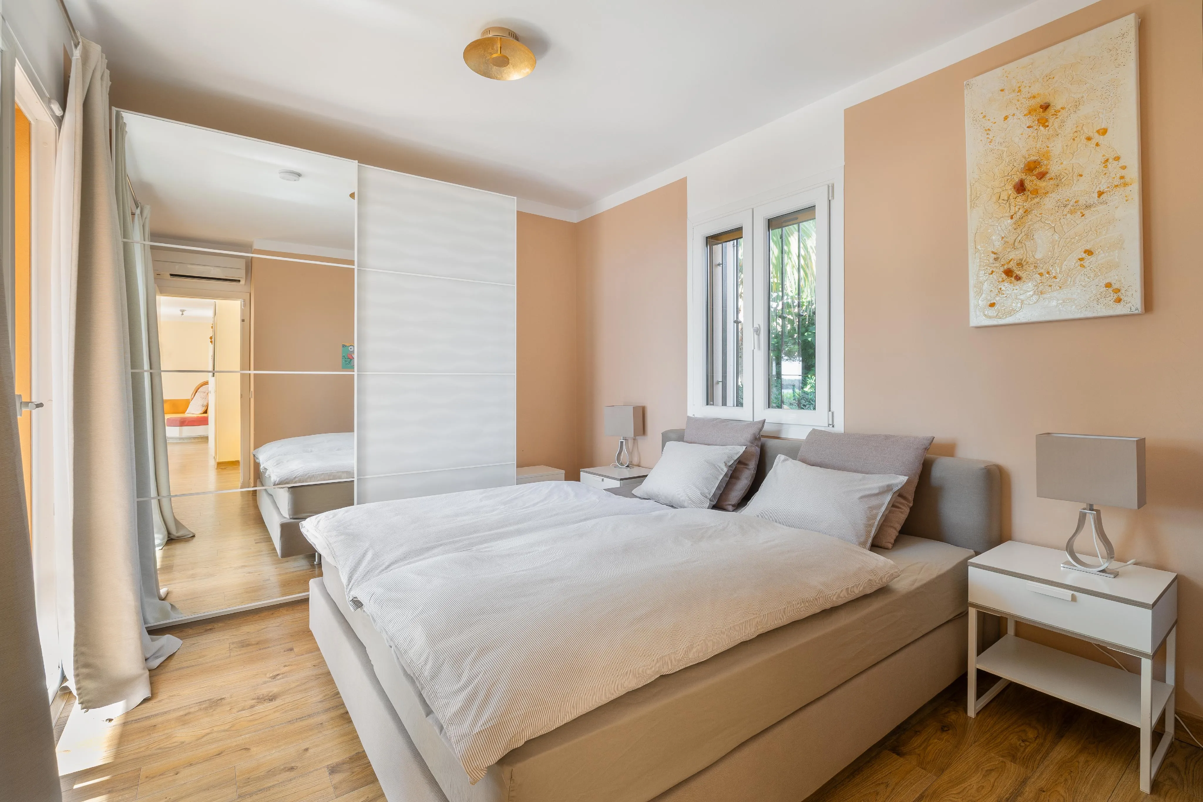 Oasis mediterráneo: villa en primera línea de mar-10