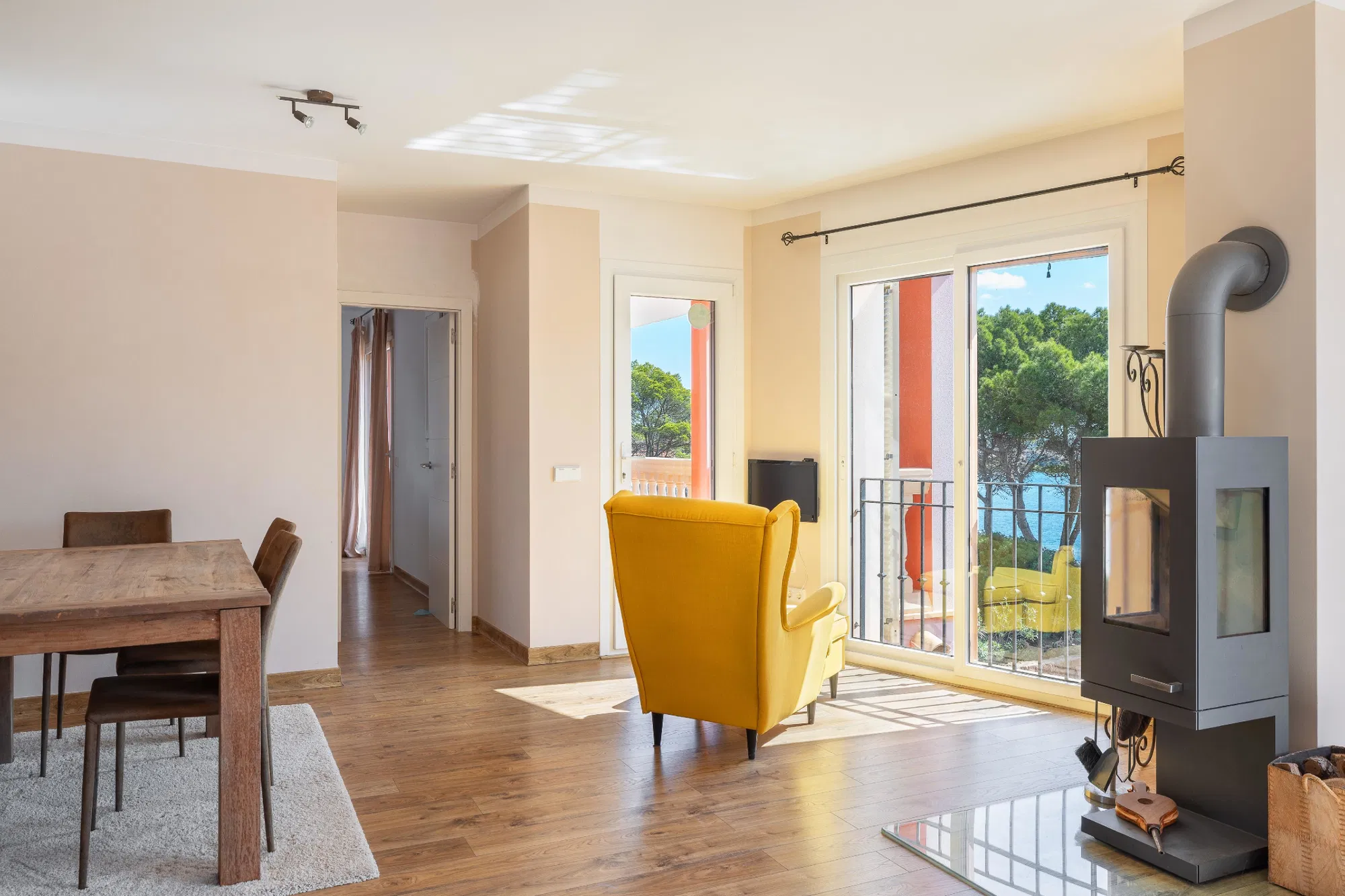 Mediterrane oase: Villa in de eerste zeelijn-14