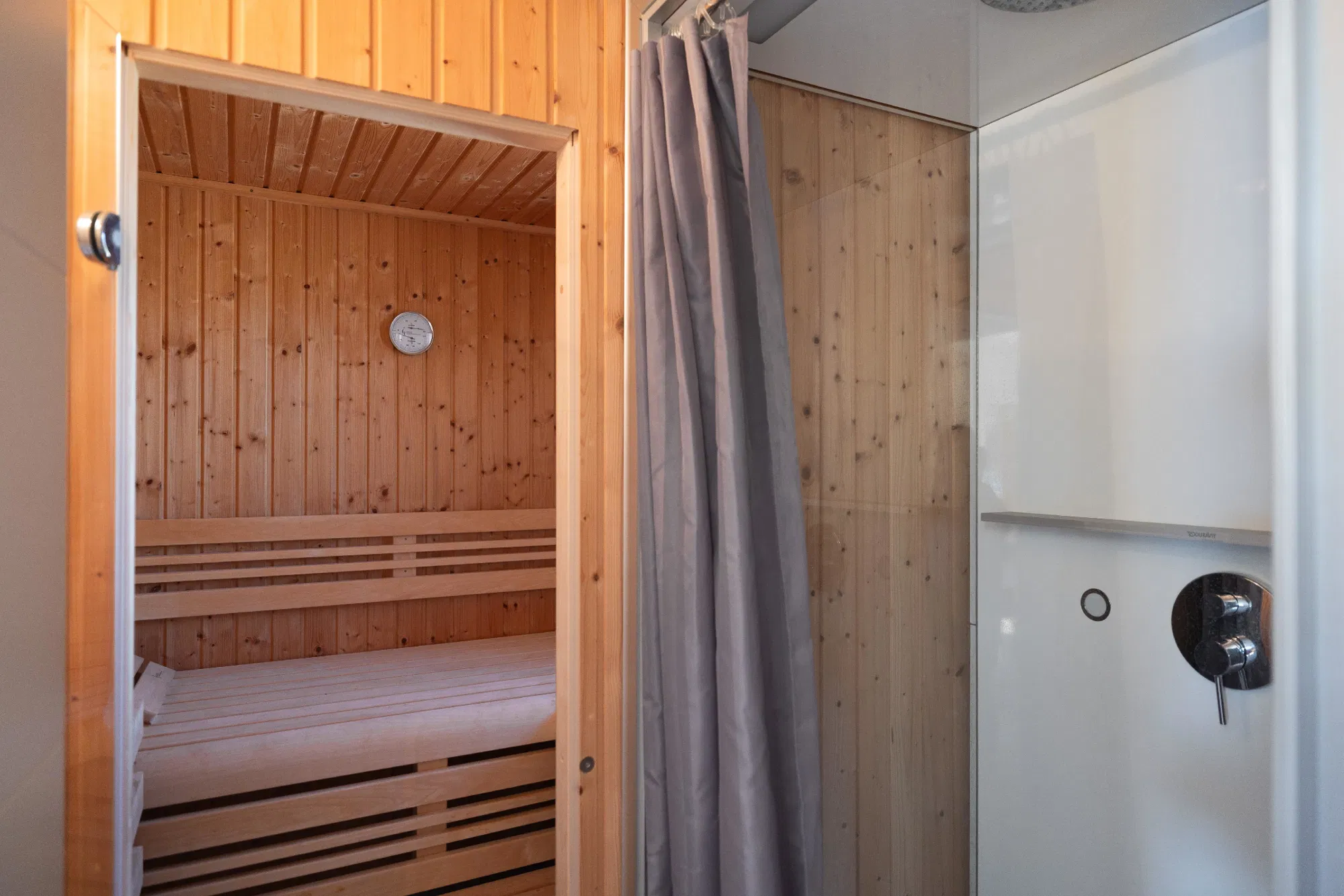 Mediterrane oase: Villa in de eerste zeelijn-18