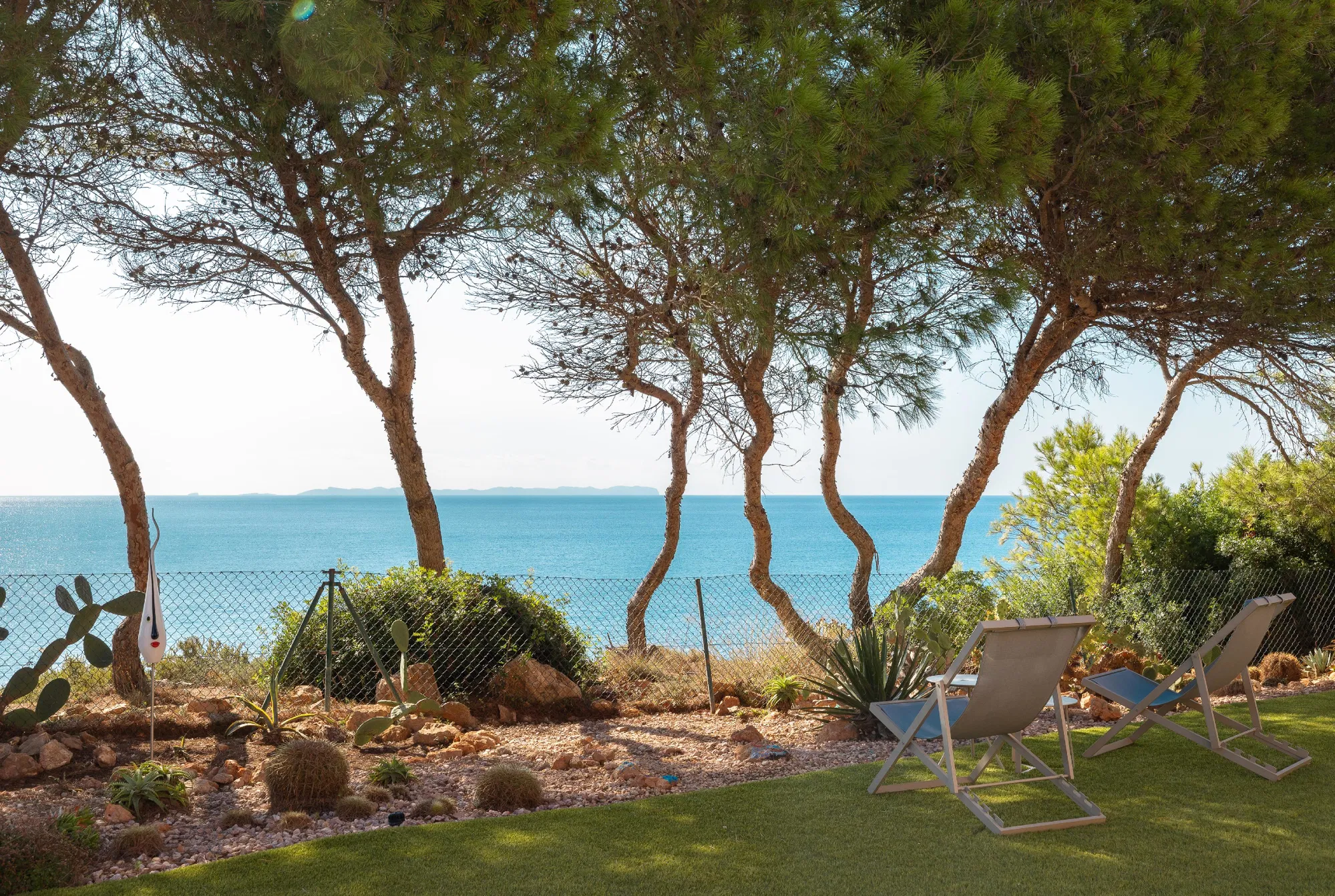 Mediterrane oase: Villa in de eerste zeelijn-28