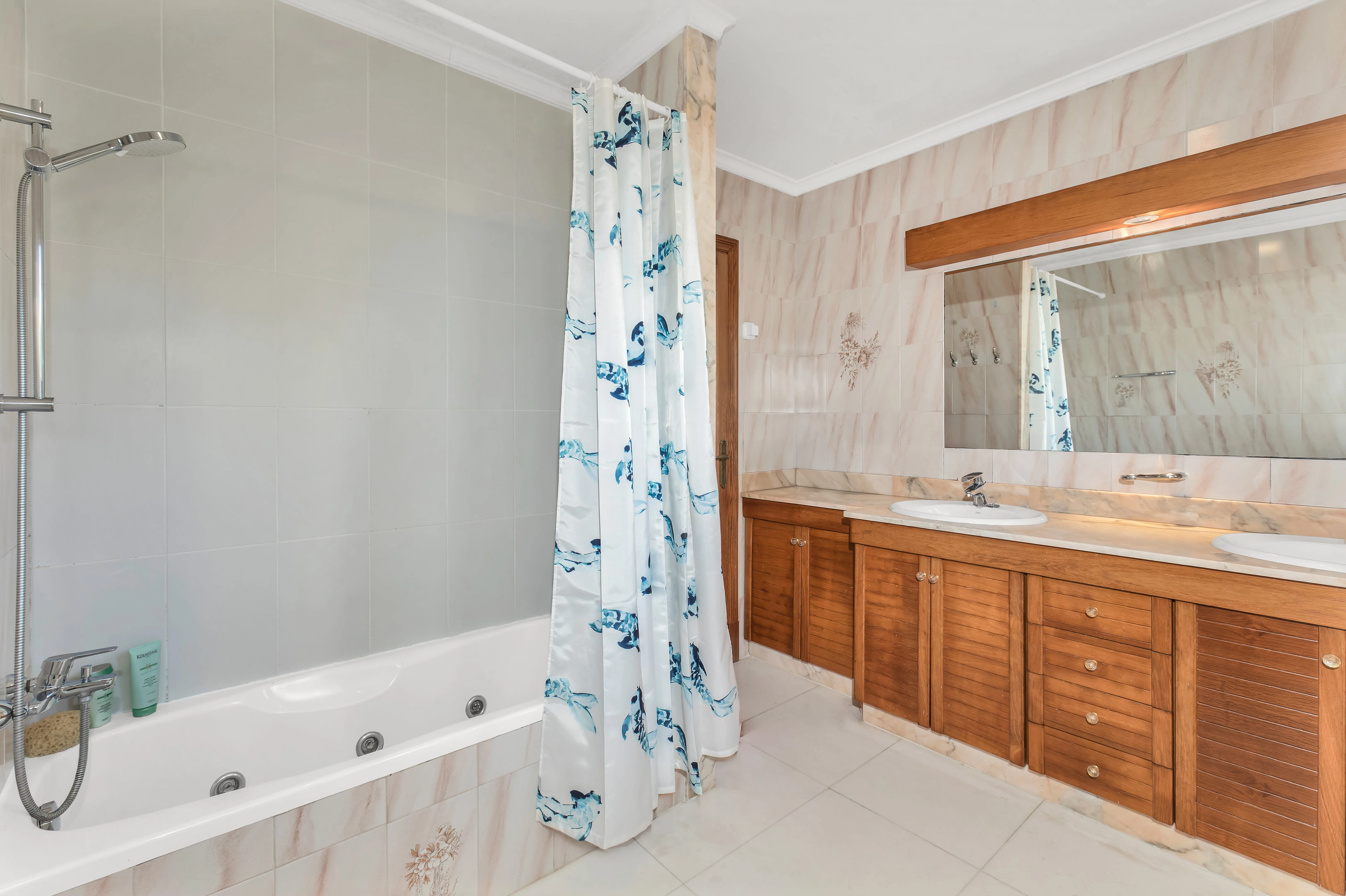 Familievilla med havudsigt i boligområde-8