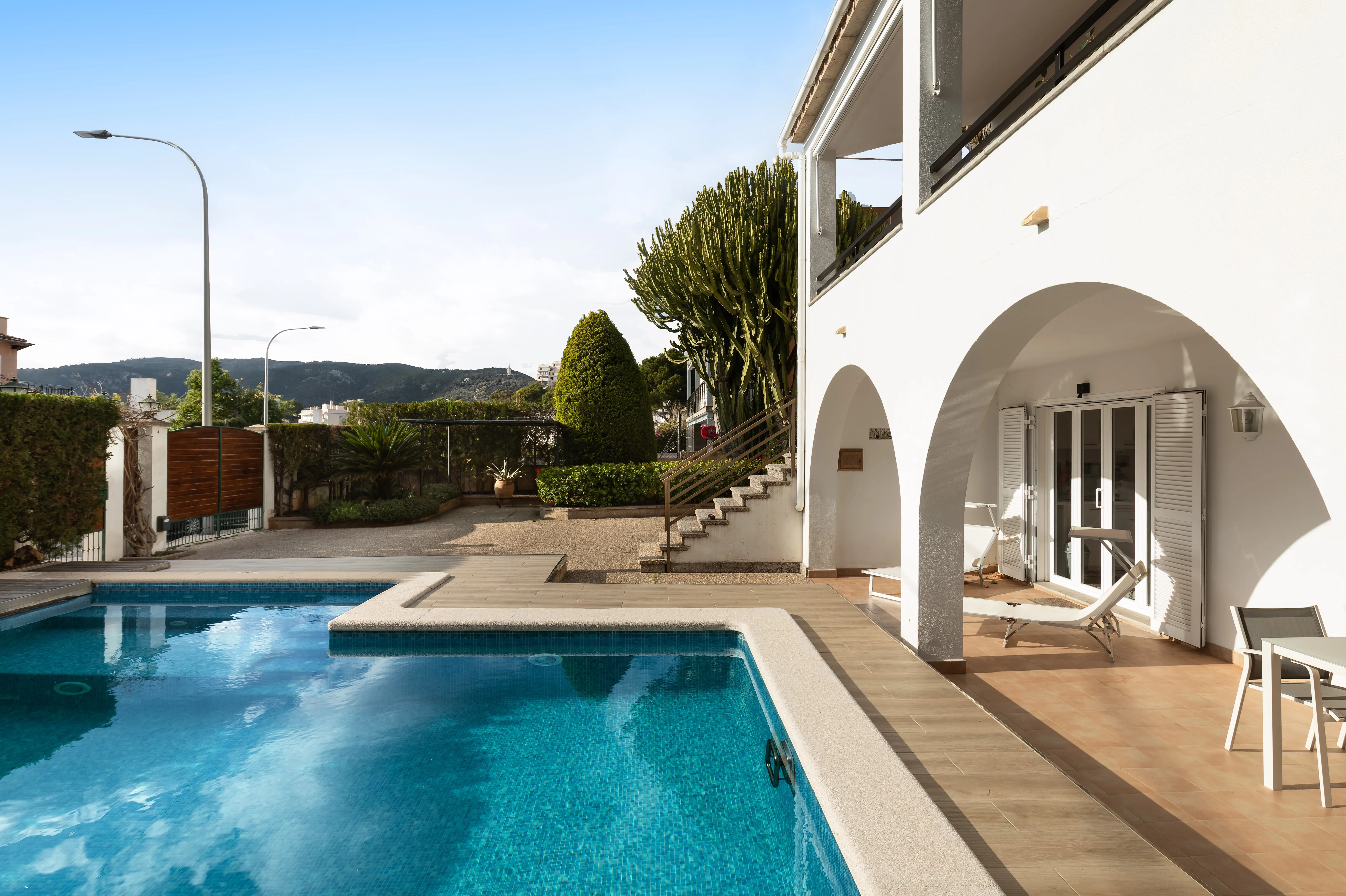 Villa familiale avec vue sur la mer dans une belle région-18