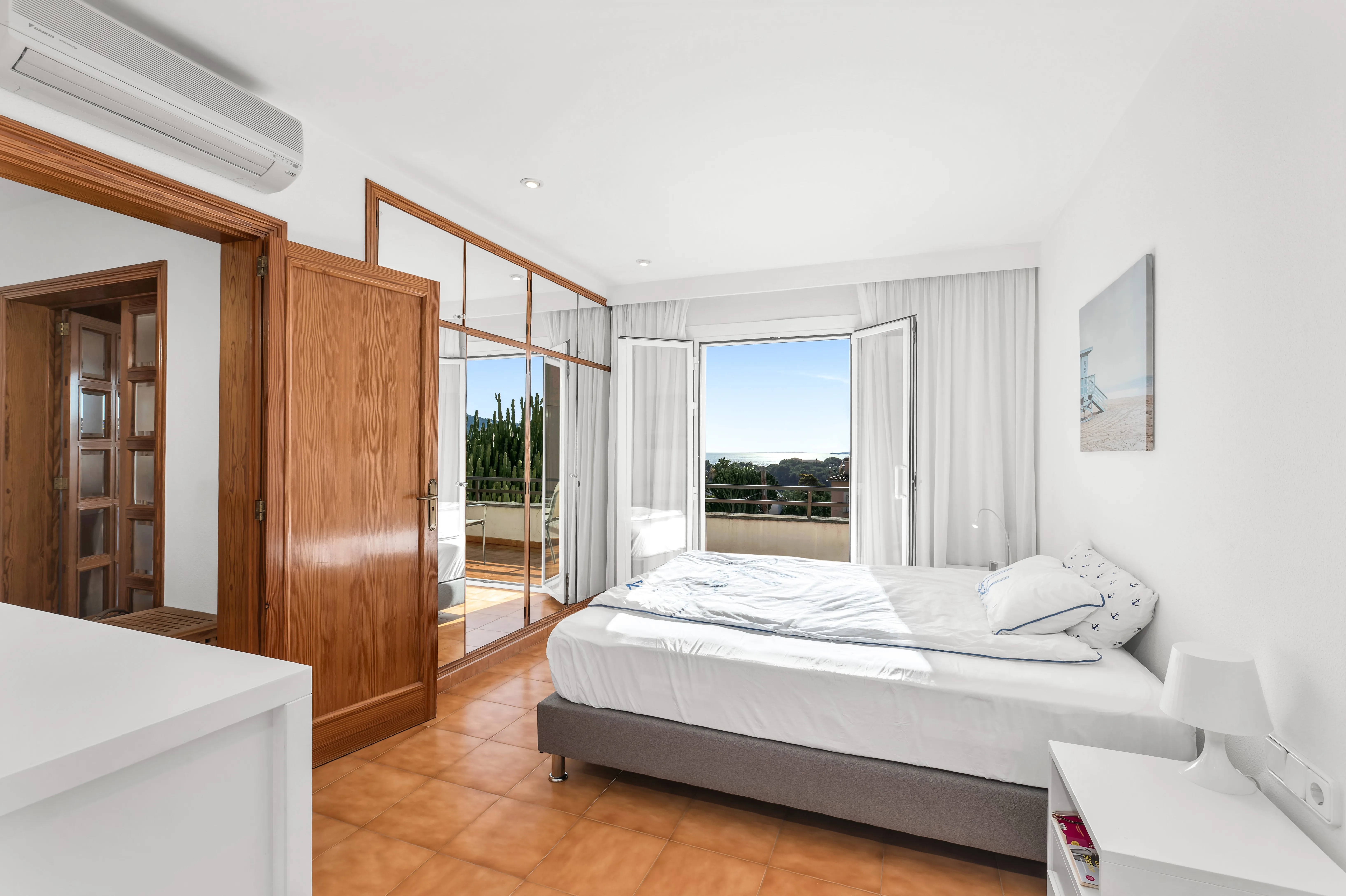 Villa familiale avec vue sur la mer dans une belle région-7