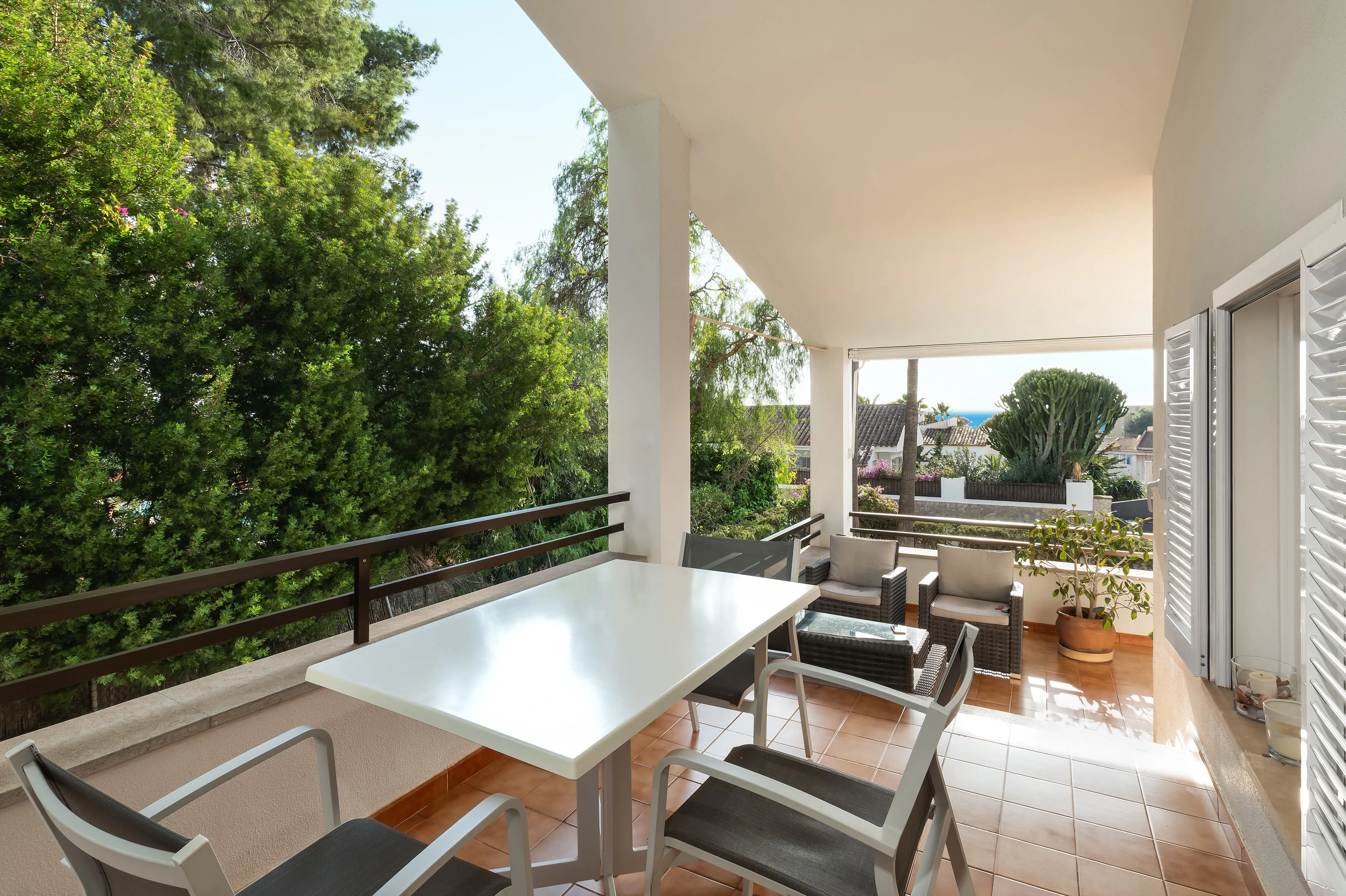 Villa familiale avec vue sur la mer dans une belle région-16