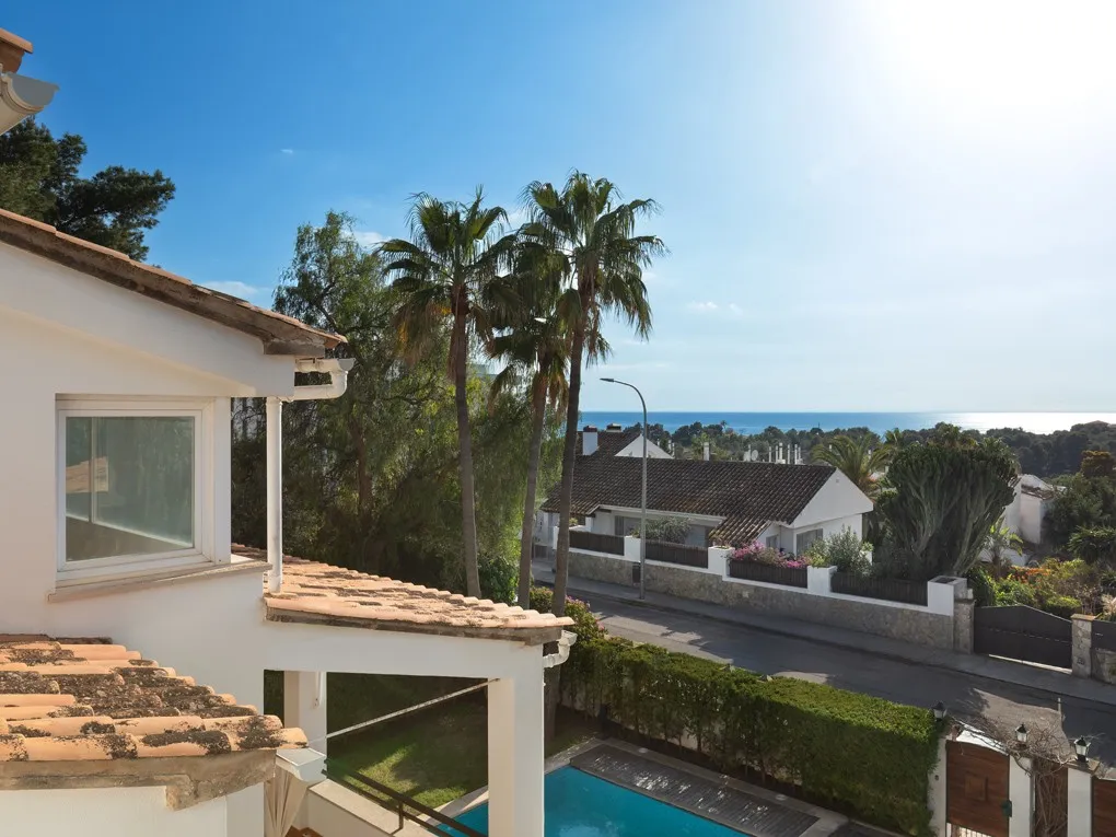 Villa familiale avec vue sur la mer dans une belle région-1
