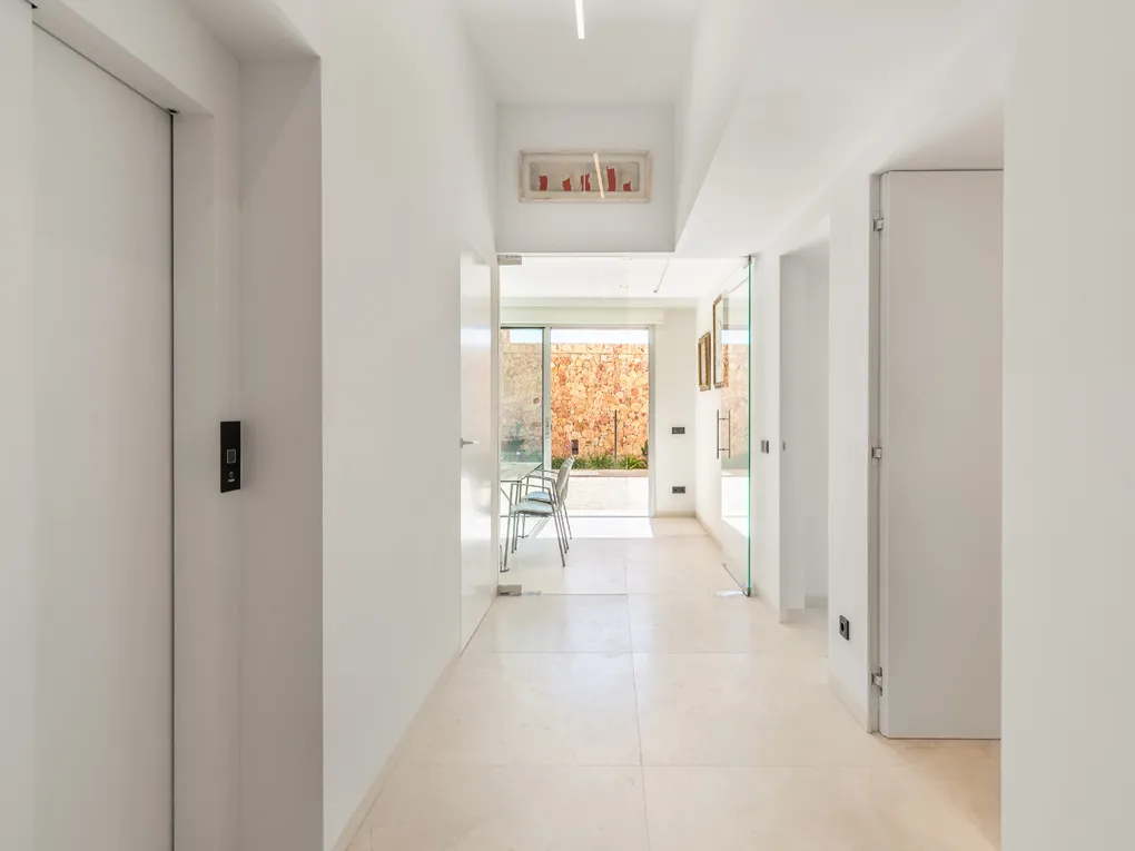 Modern townhouse with stunning views and a pool in Costitx-17